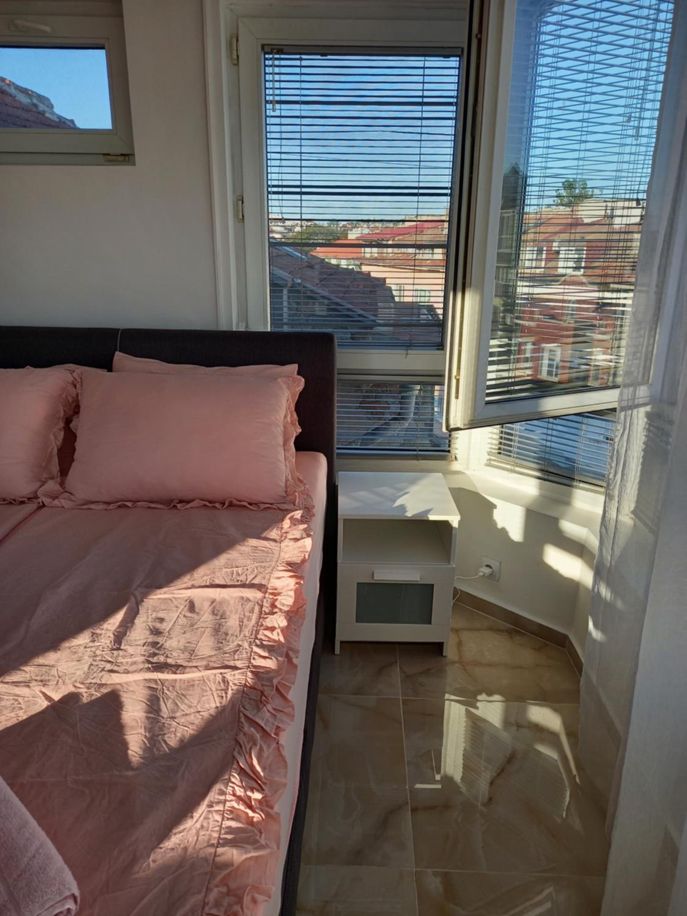 Perla 2 studio