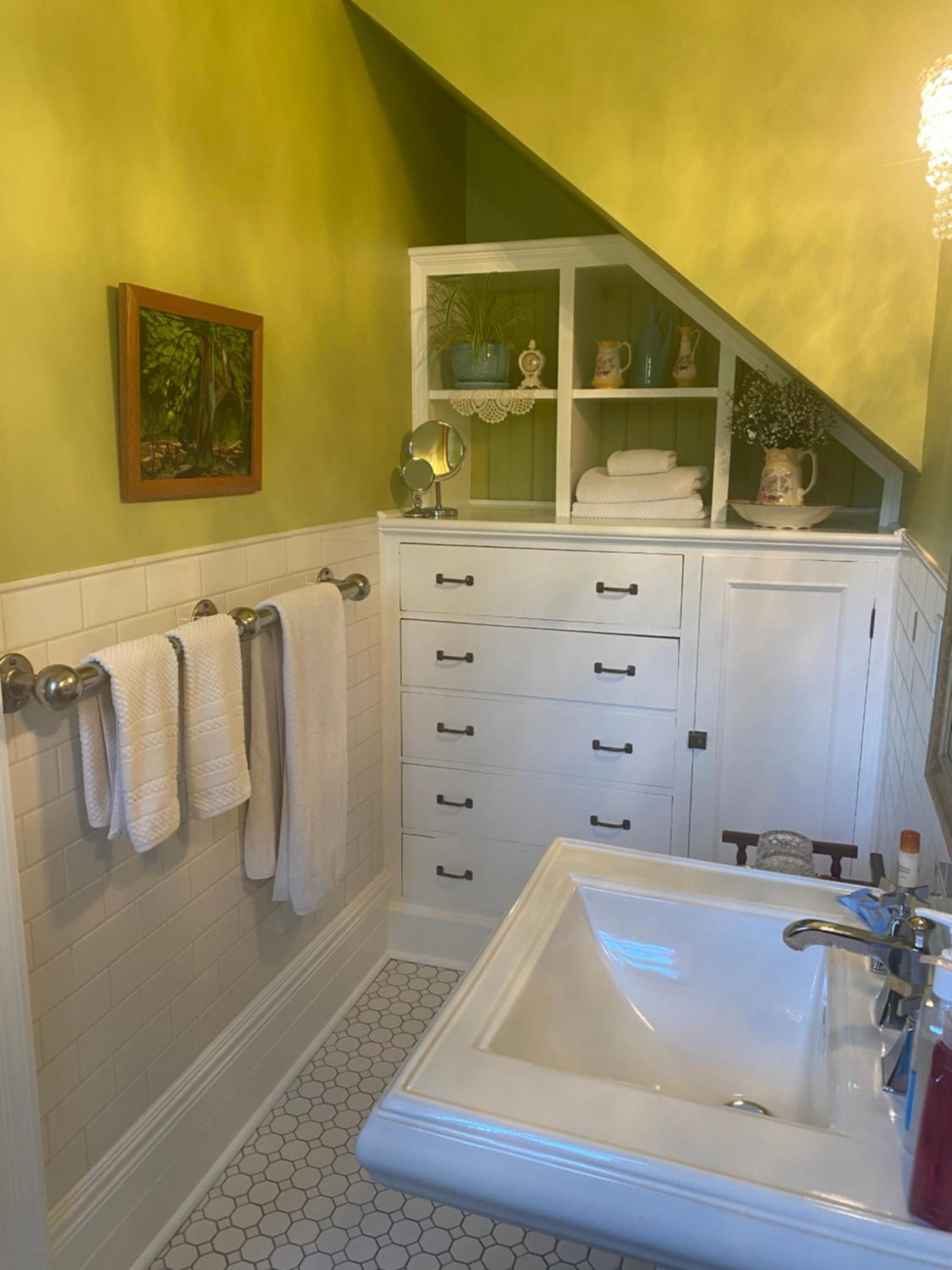 Belleville Vacations - Montrose Inn - Property Image 15