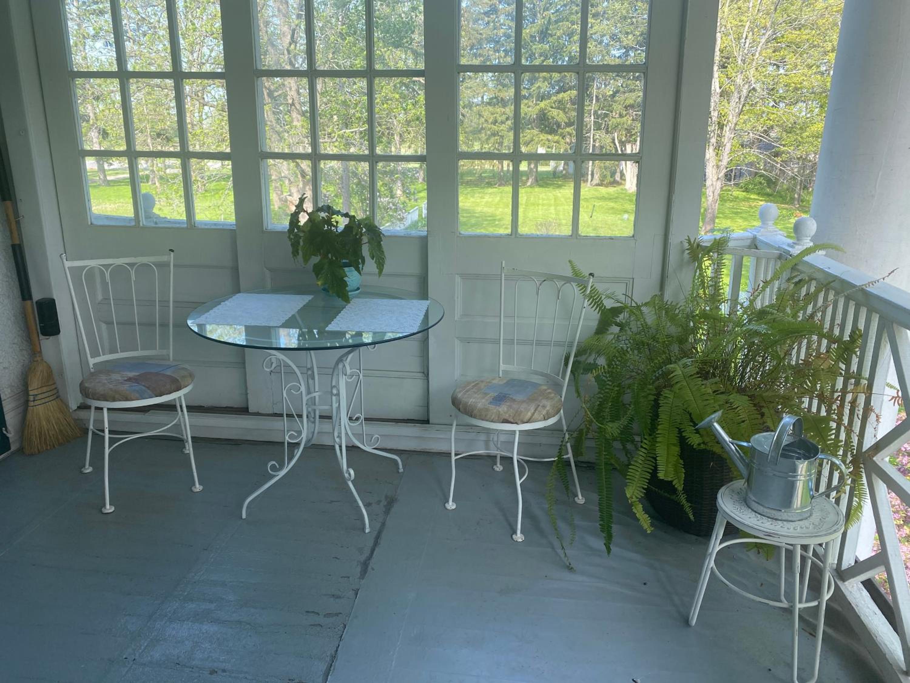 Belleville Vacations - Montrose Inn - Property Image 8