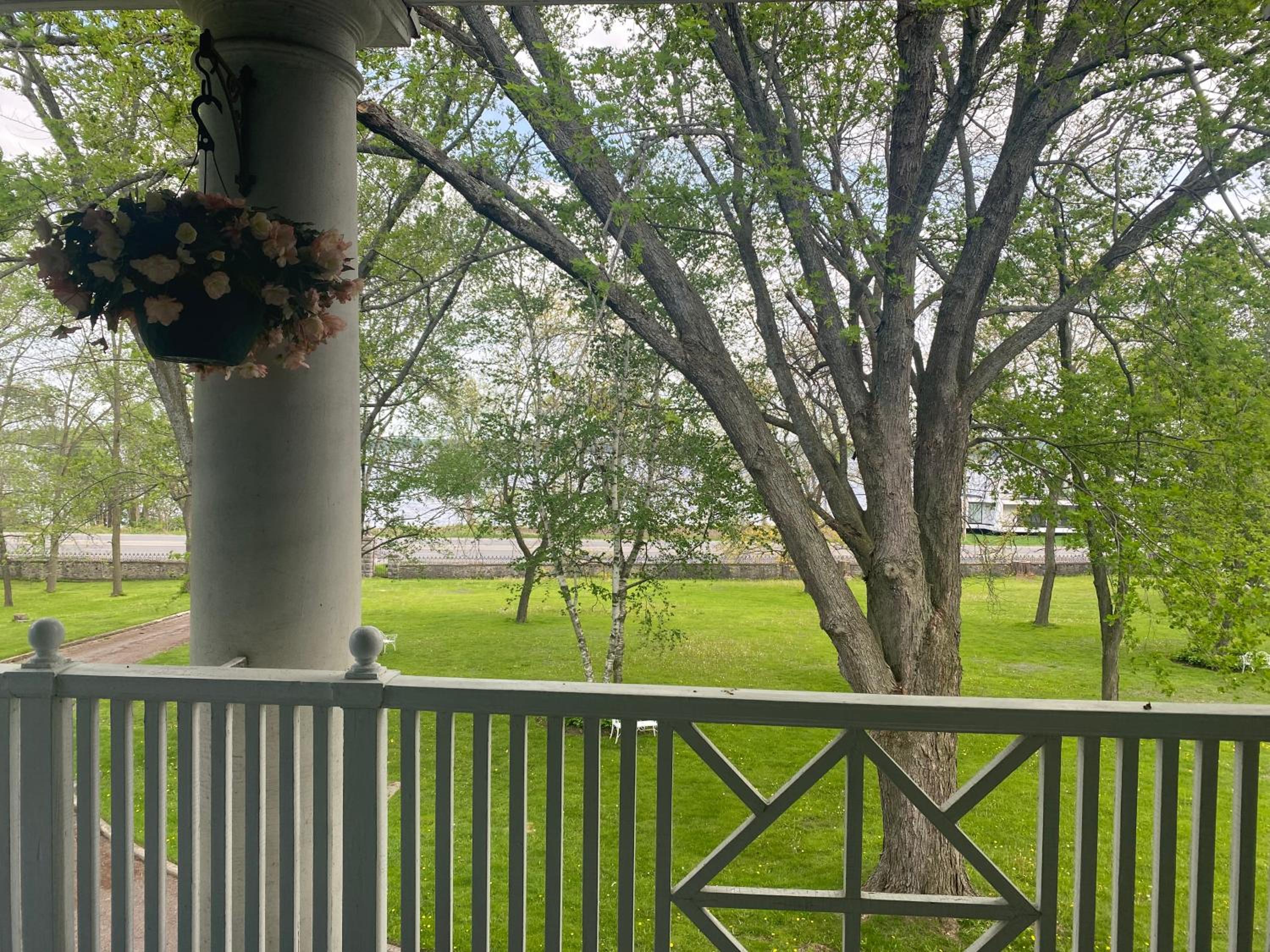 Belleville Vacations - Montrose Inn - Property Image 6