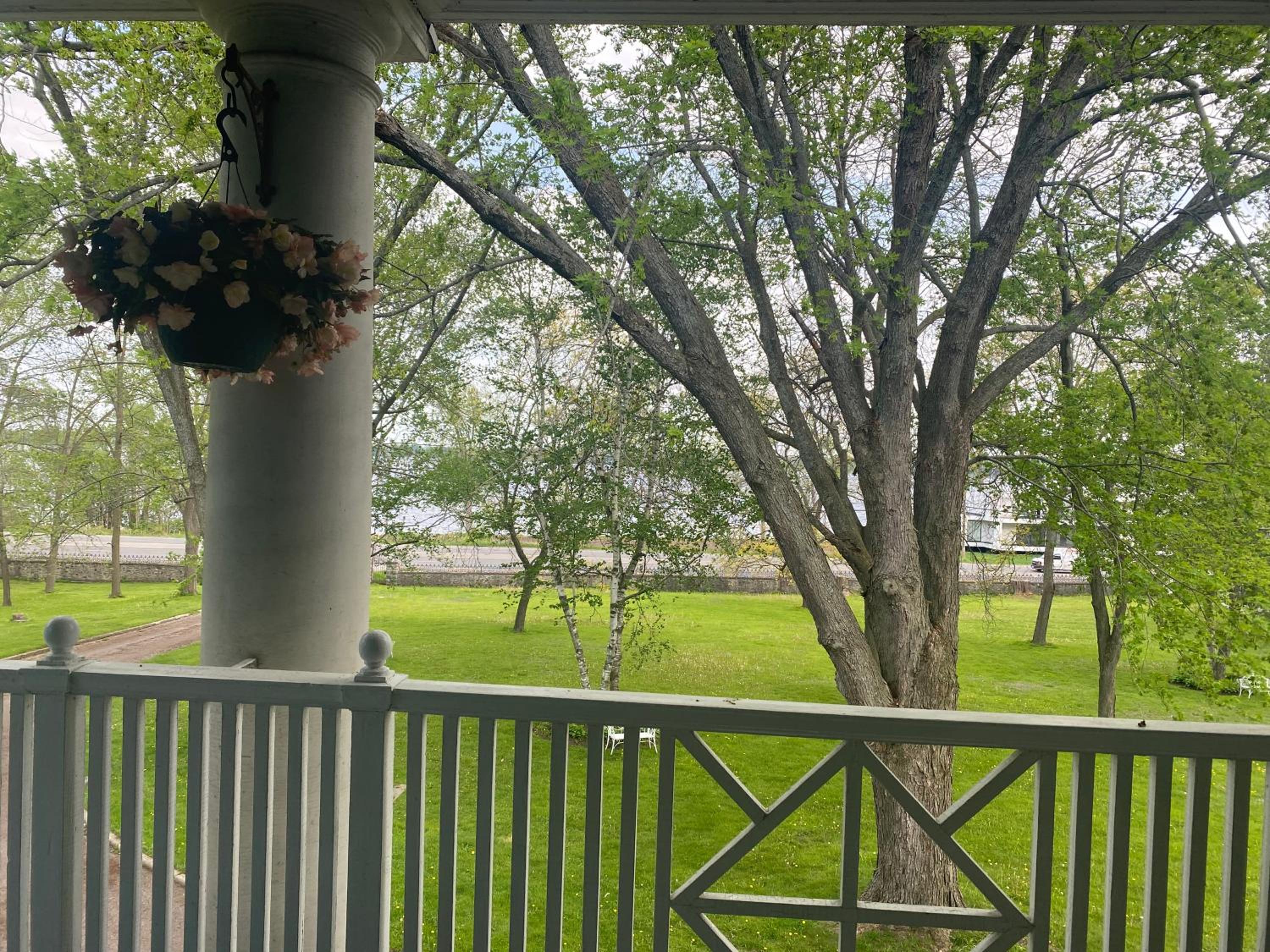 Belleville Vacations - Montrose Inn - Property Image 58