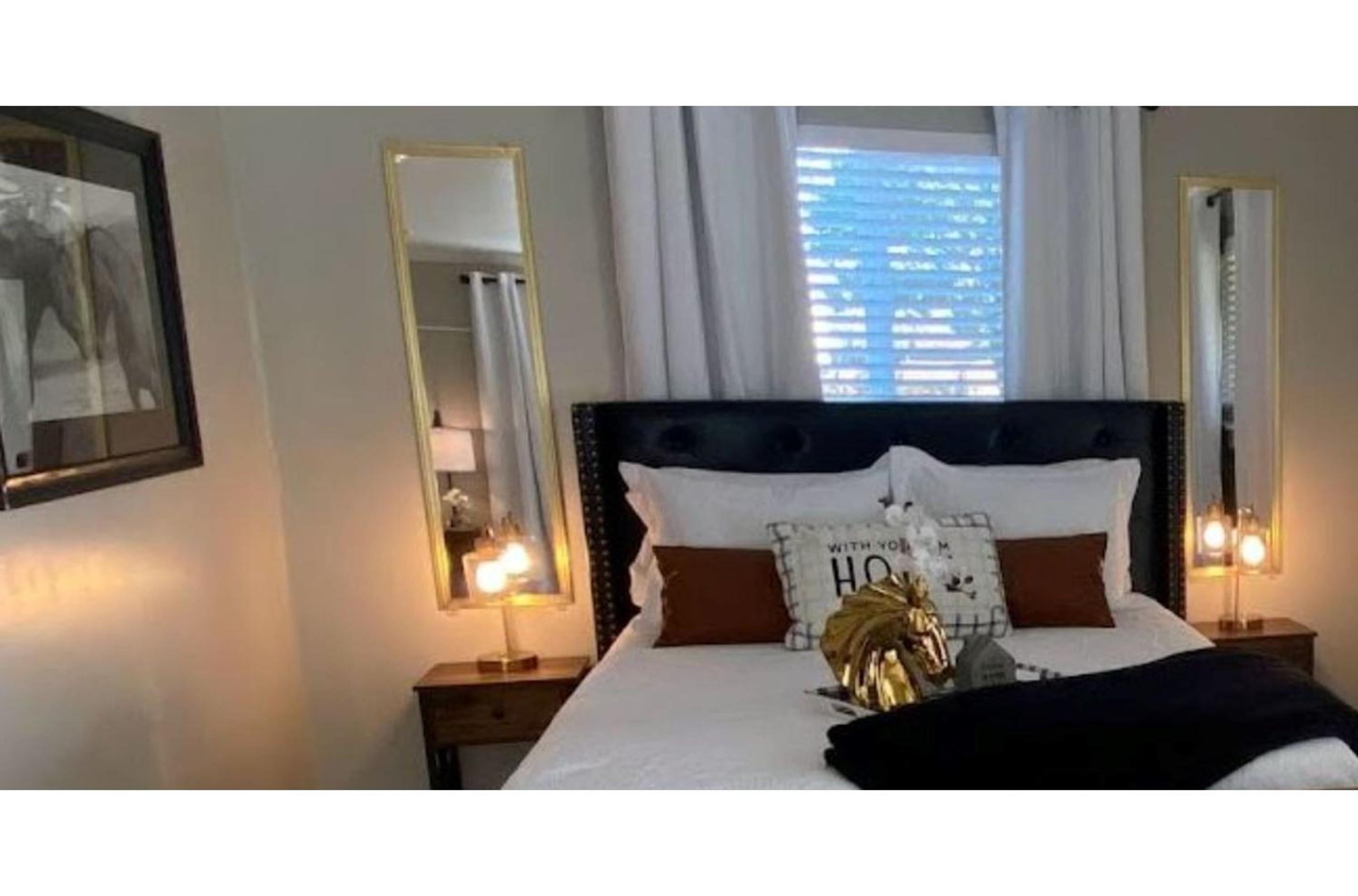Stunning Cozy Downtown Guesthouse view 5