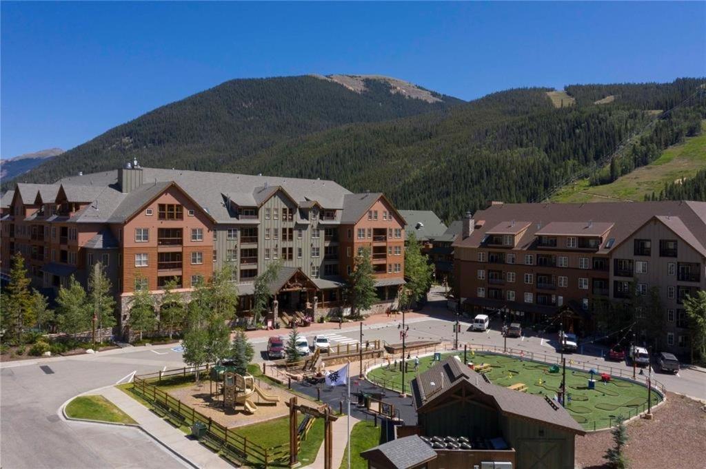 8363 Buffalo Lodge view 5
