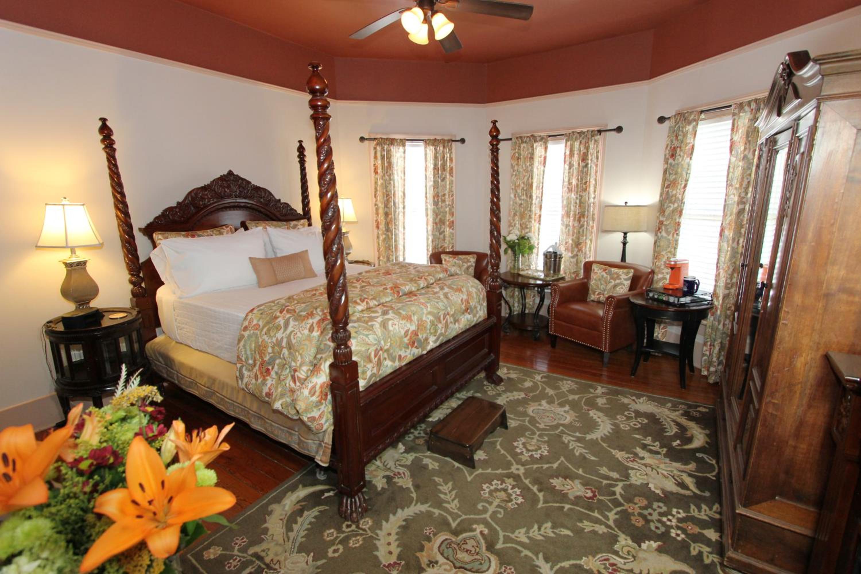 Bayfront Westcott House Bed & Breakfast