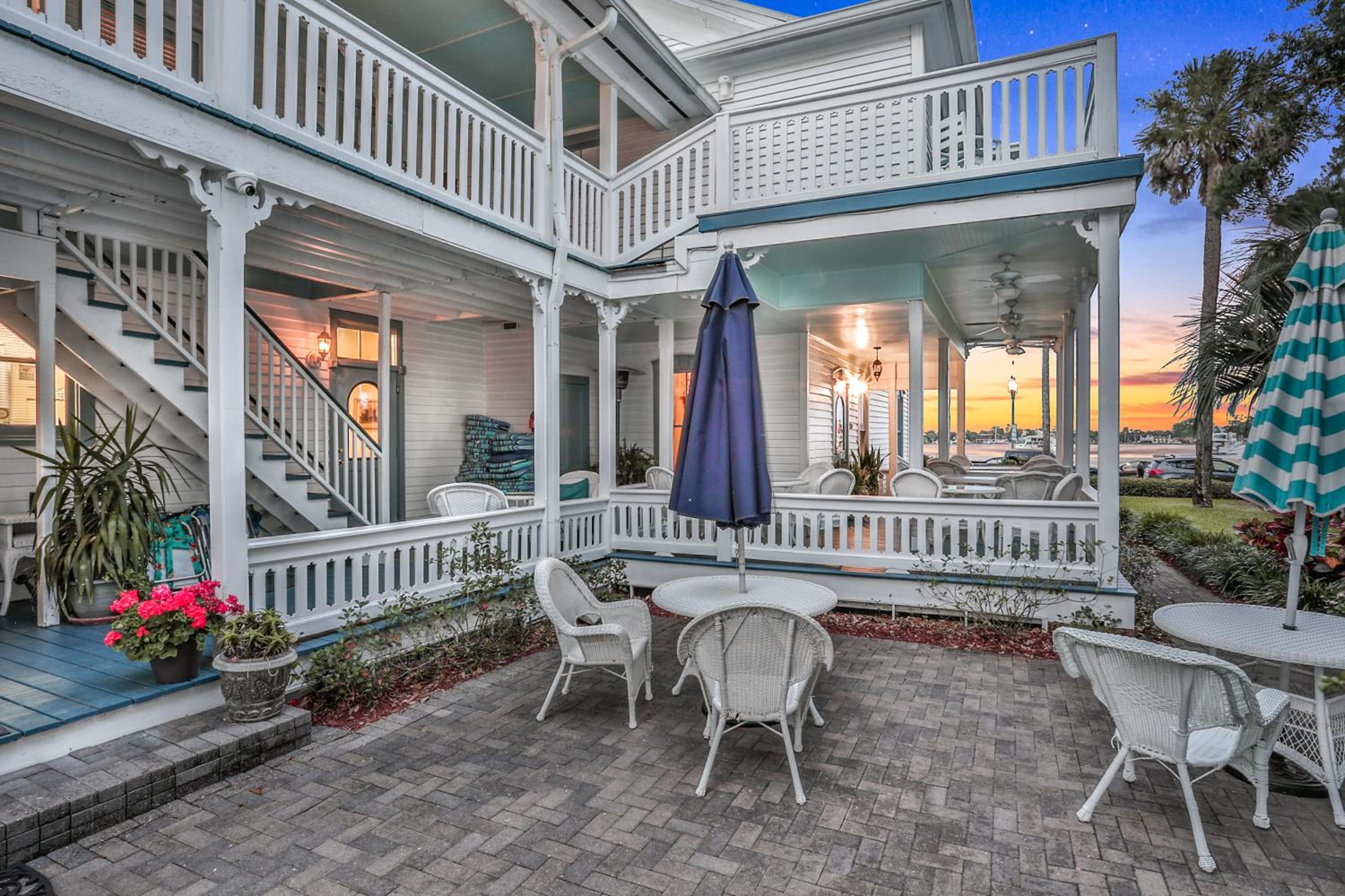 Bayfront Westcott House Bed & Breakfast