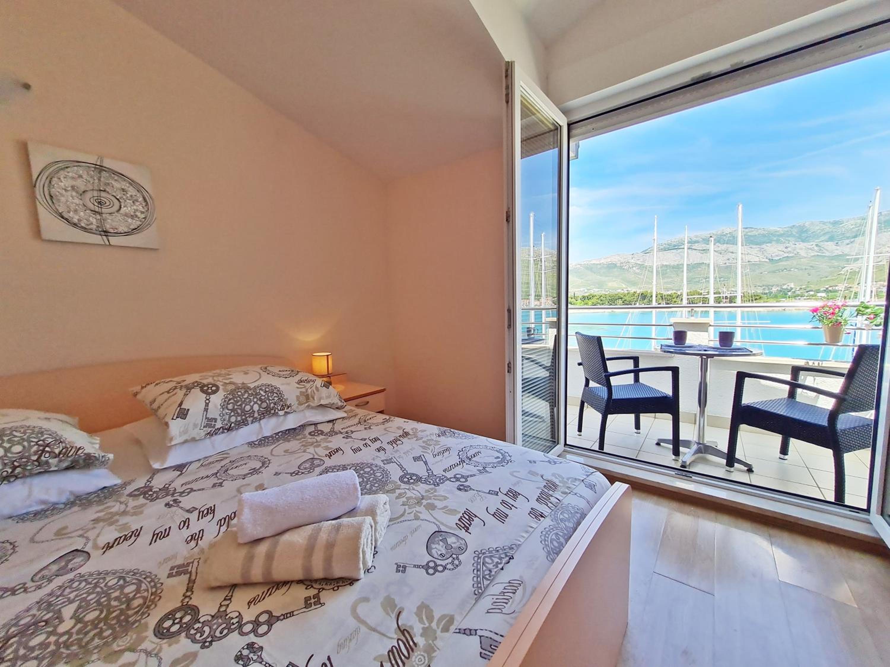 Rooms and Apartments Porat