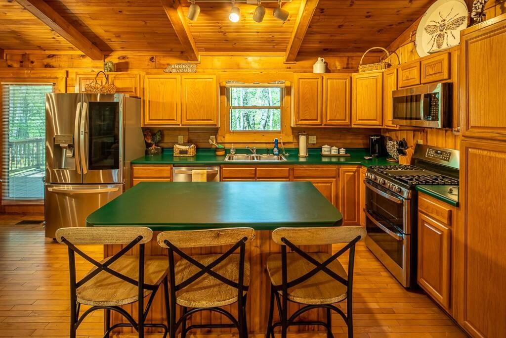 Cozy ‘Grey Fox’ Cabin Between Boone & Blowing Rock view 4