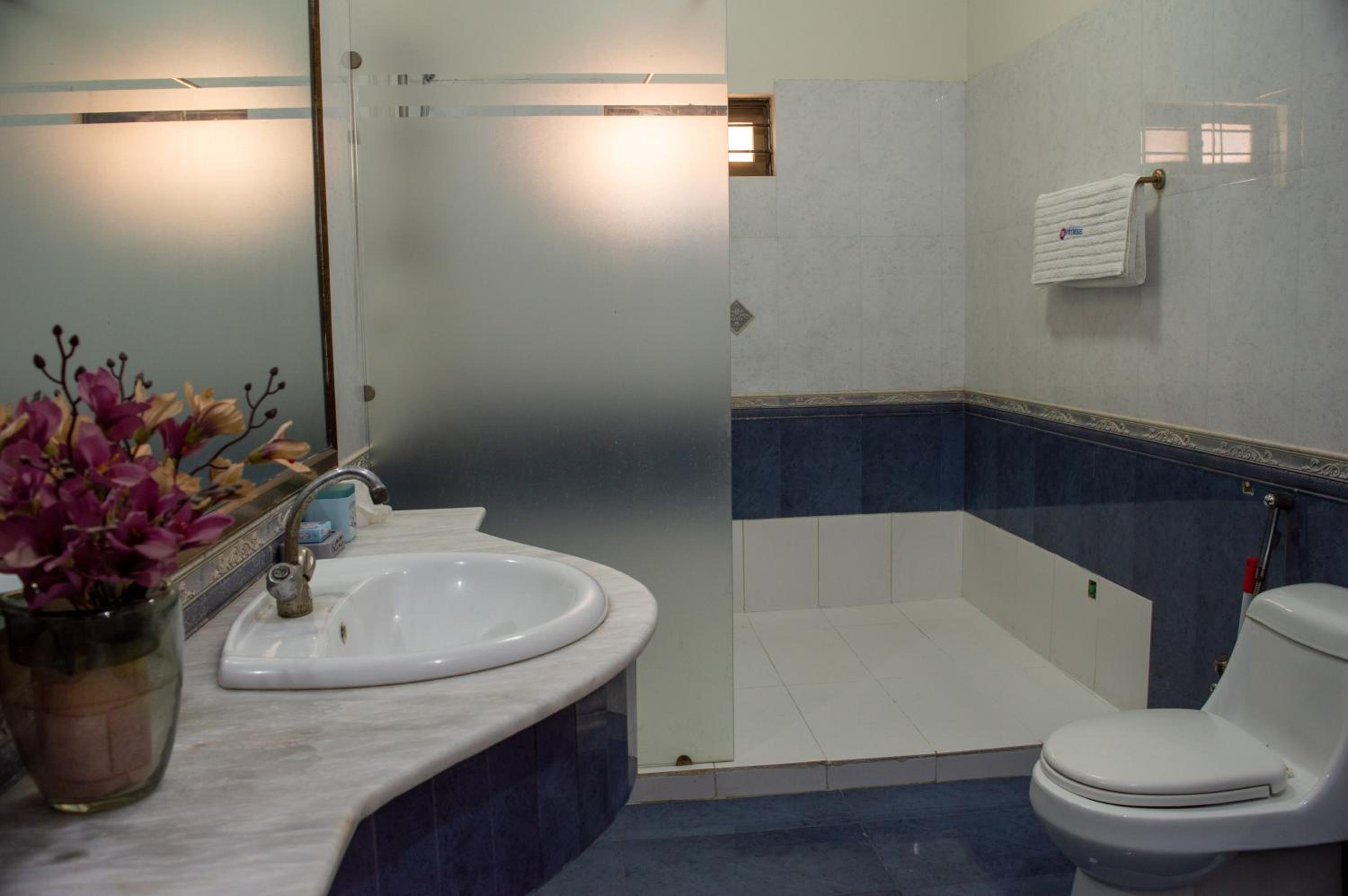 Hotel BlueSky Clifton view 4