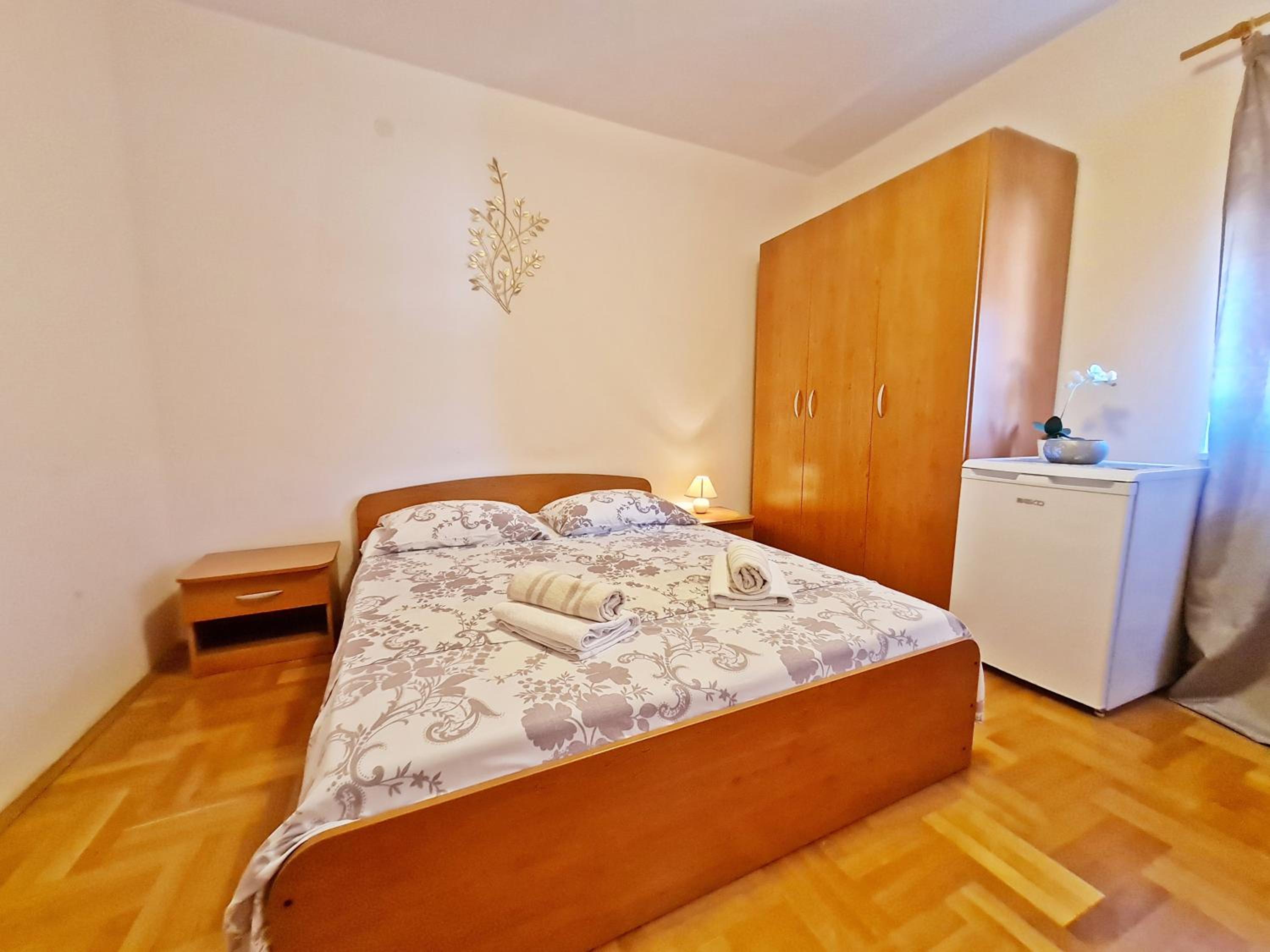 Rooms and Apartments Porat