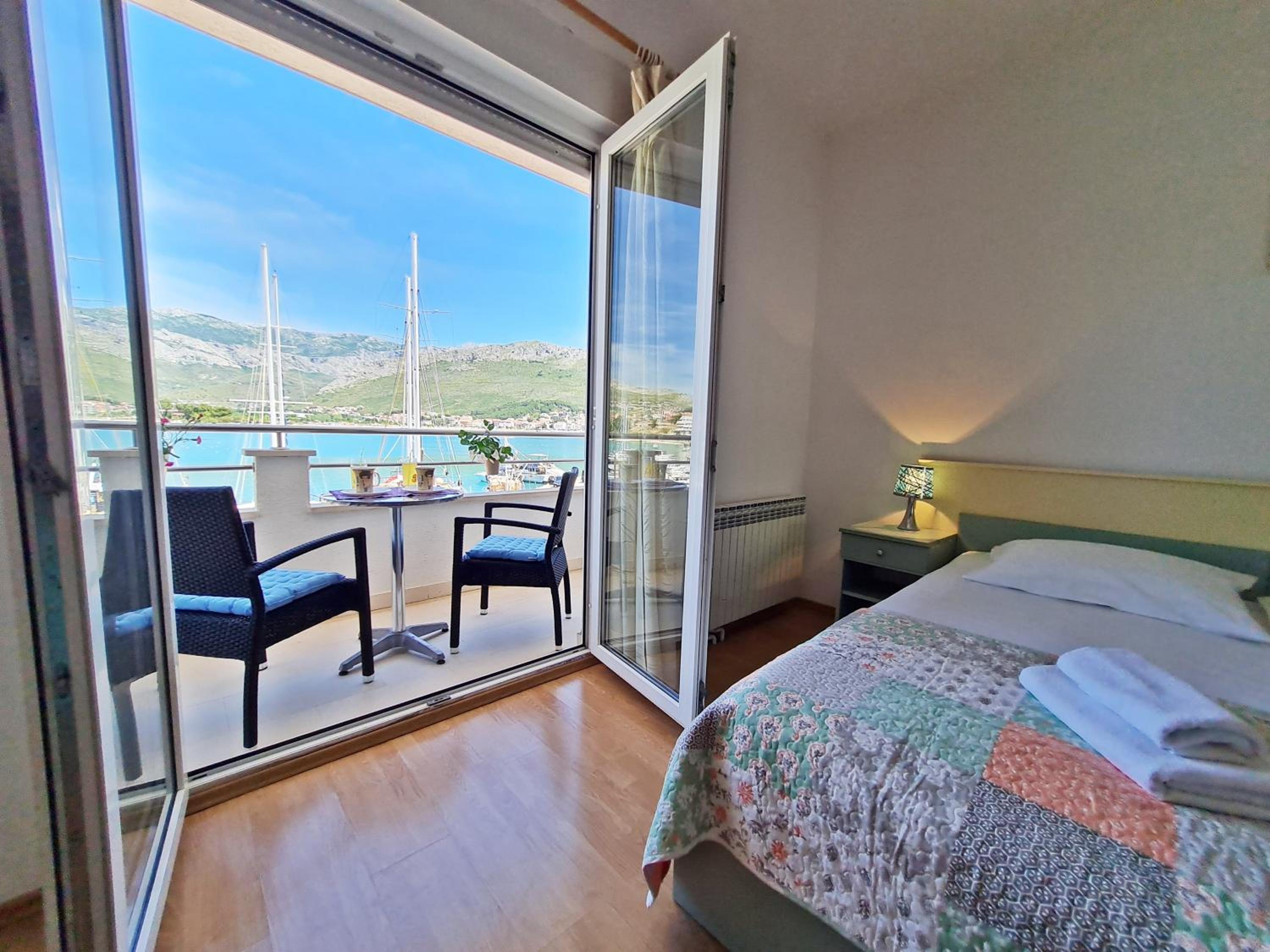 Rooms and Apartments Porat