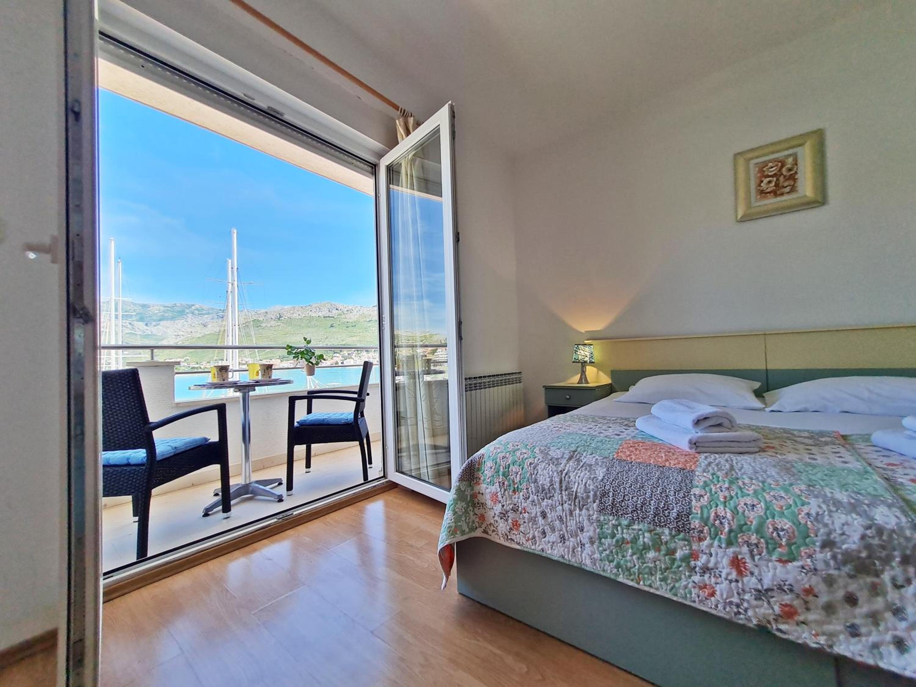 Rooms and Apartments Porat
