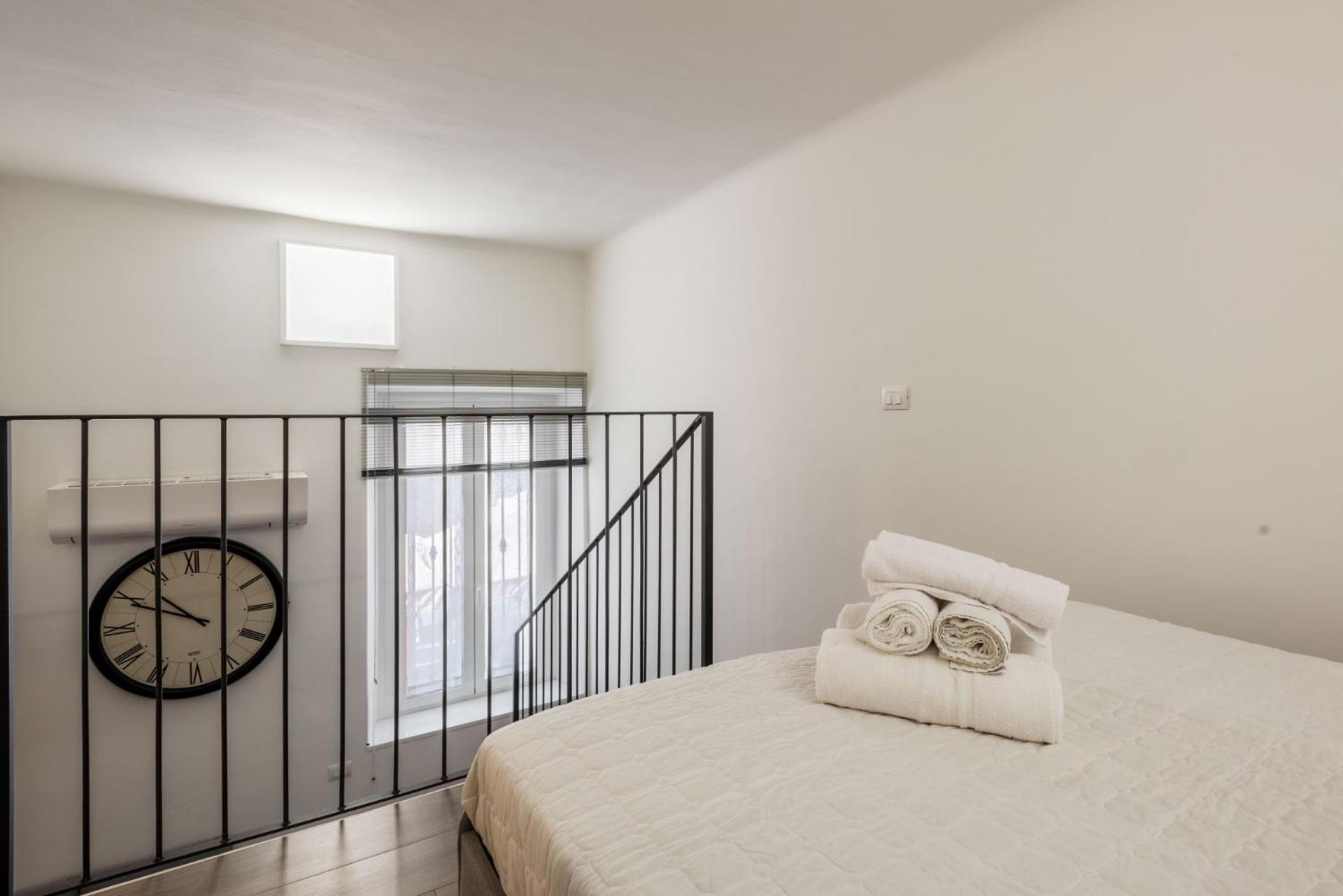 Comfy and nice studio on the Navigli river by Eayslife photo 3