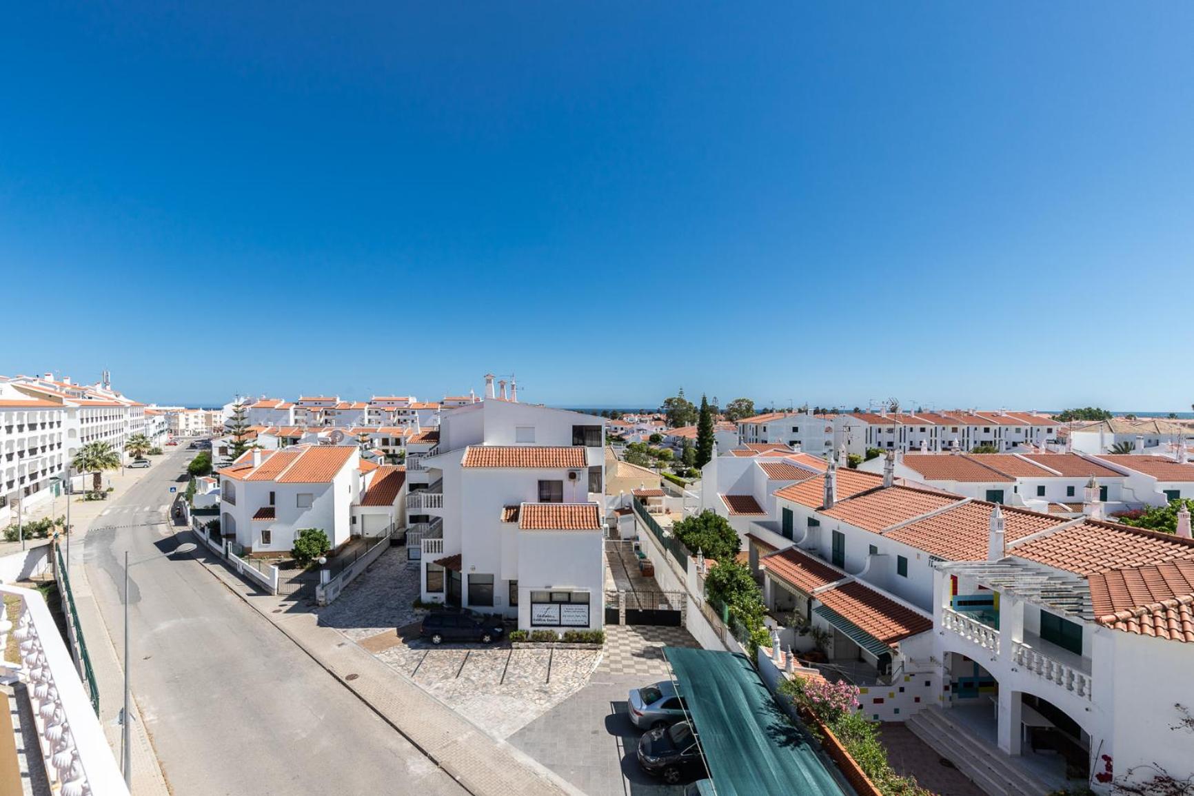 Hotel Azul Praia - Image 1