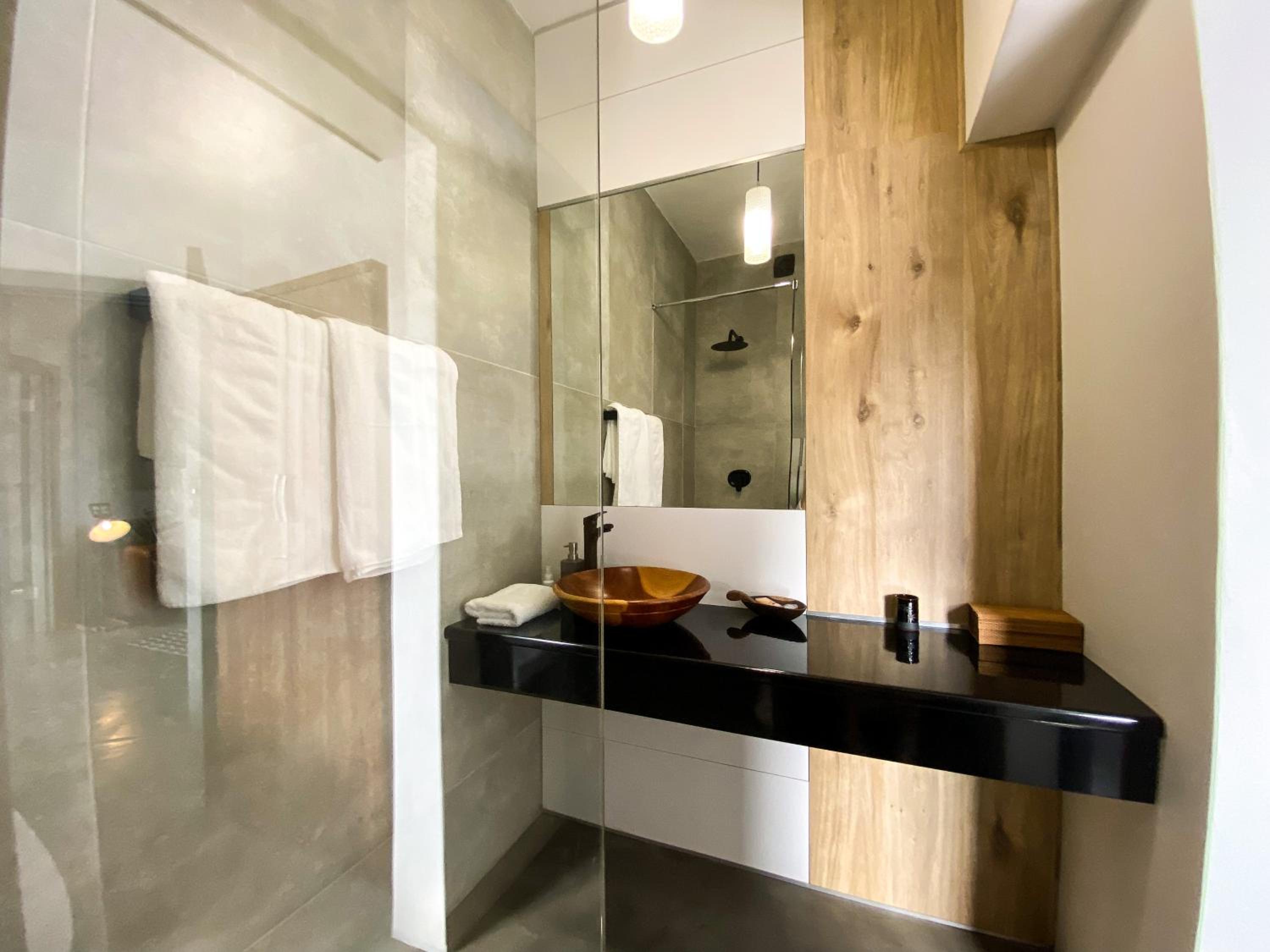 Stay On Main Plett - Contemporary 2-Bedroom Apartment view 3