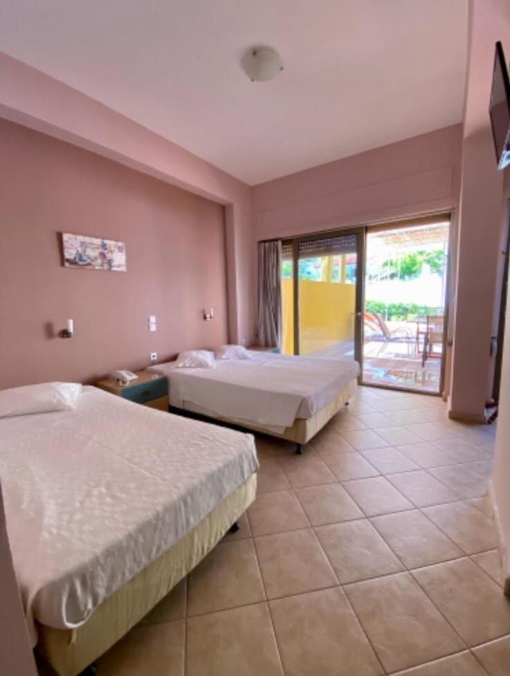 Riviera Hotel photo 4