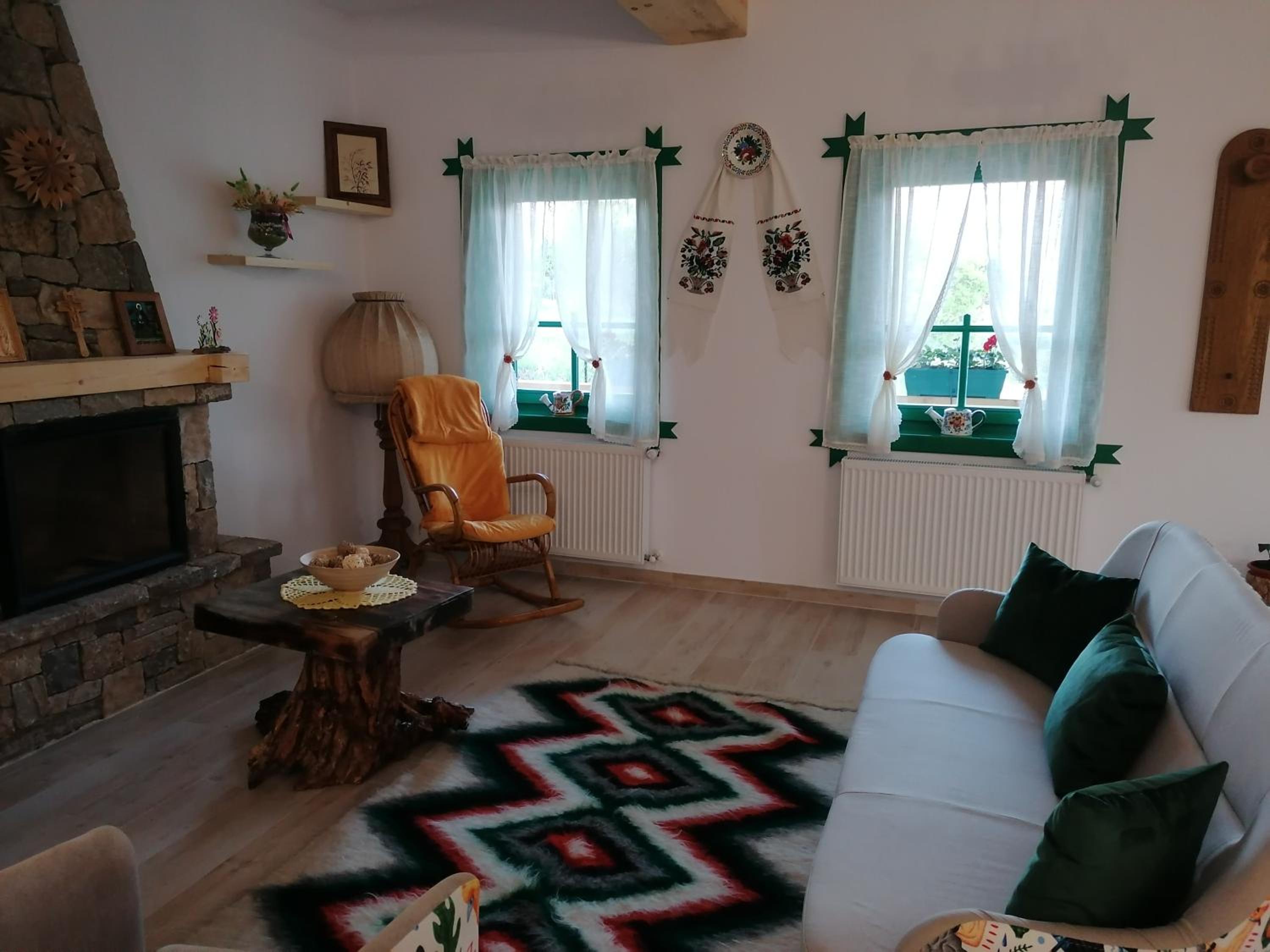 Pensiunea Căsuța din Deal view 2