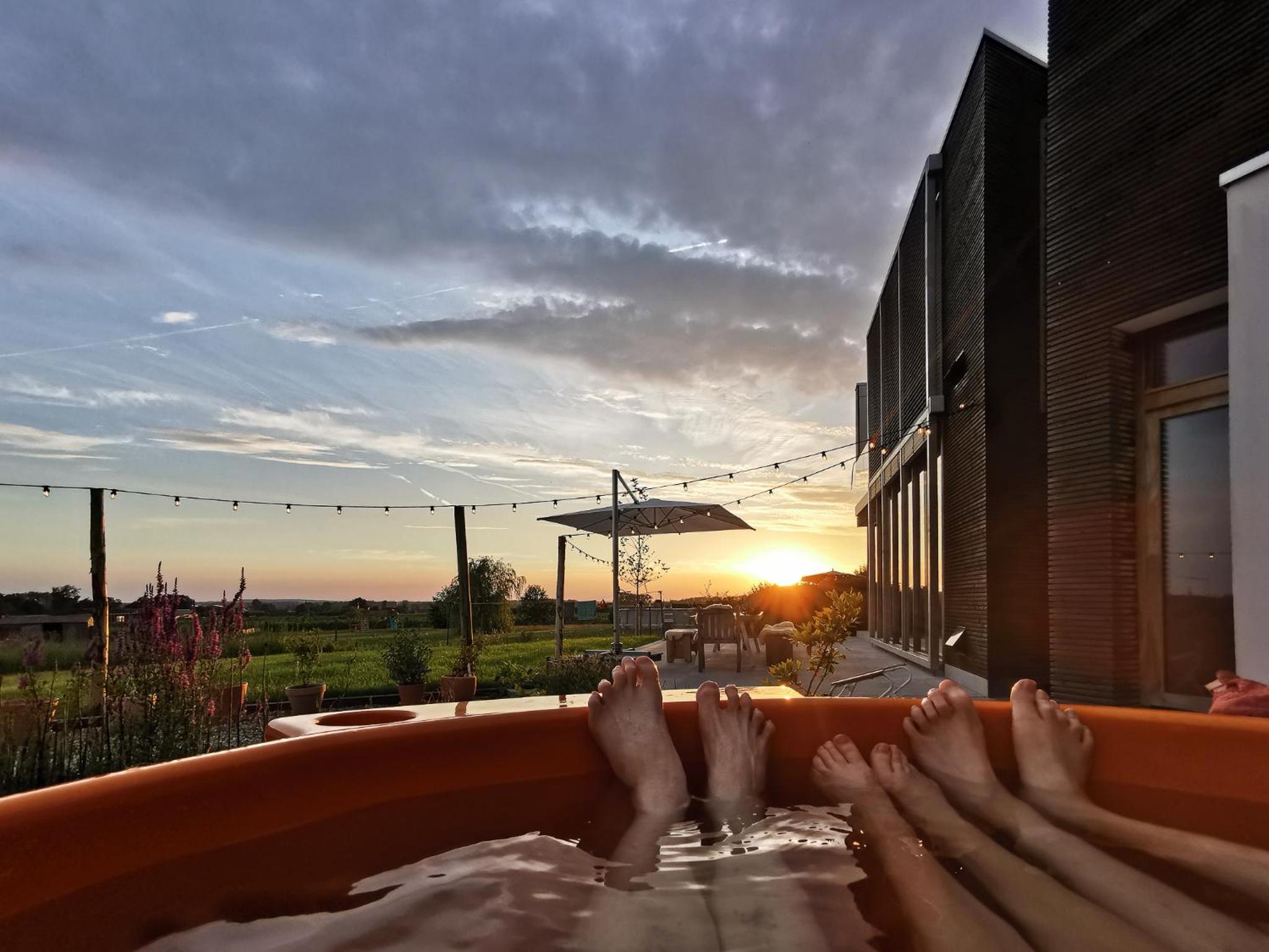Huis van Hout - architectenwoning met grote panorama tuin - design hot tub optioneel view 5