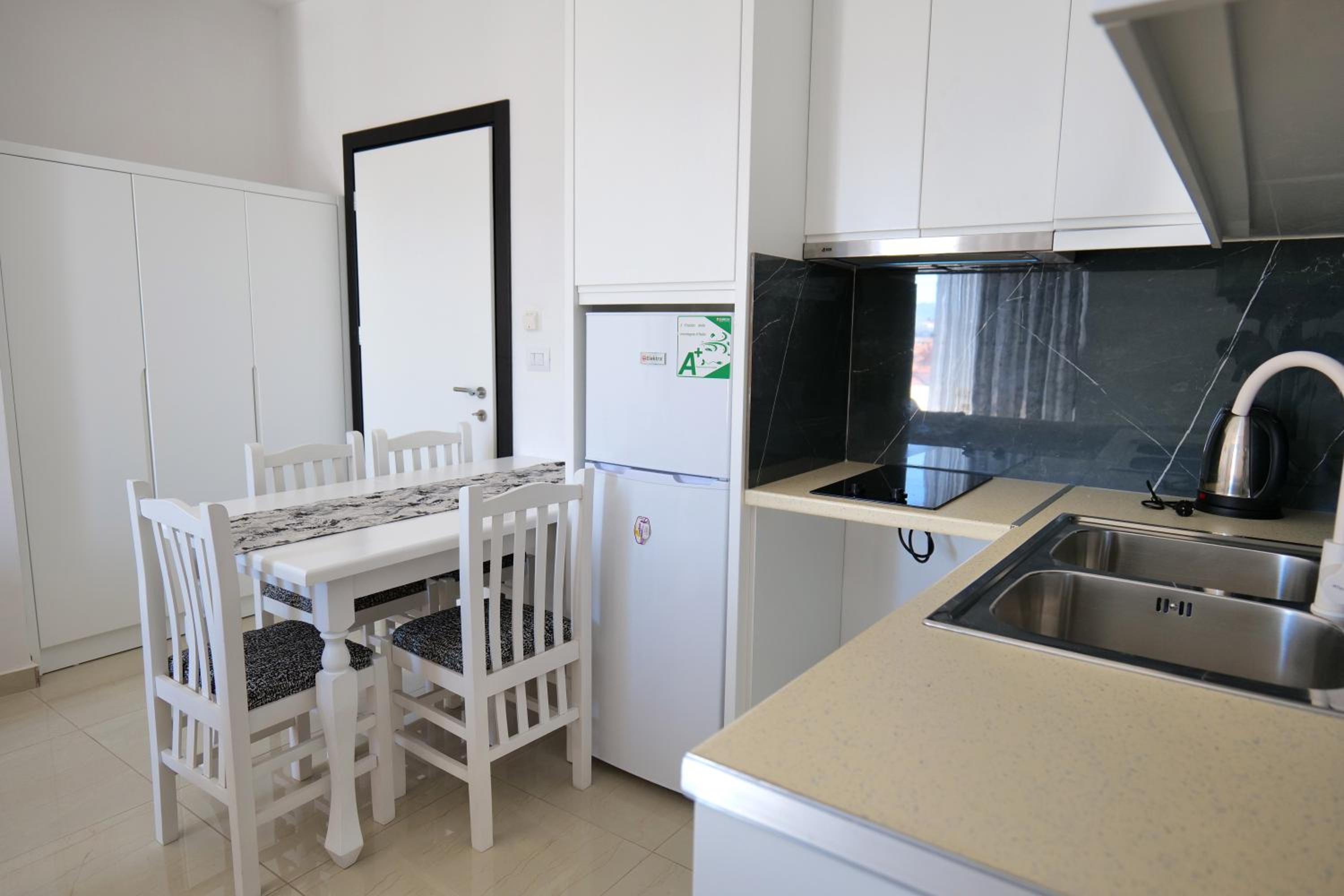 Vila Xhafa
