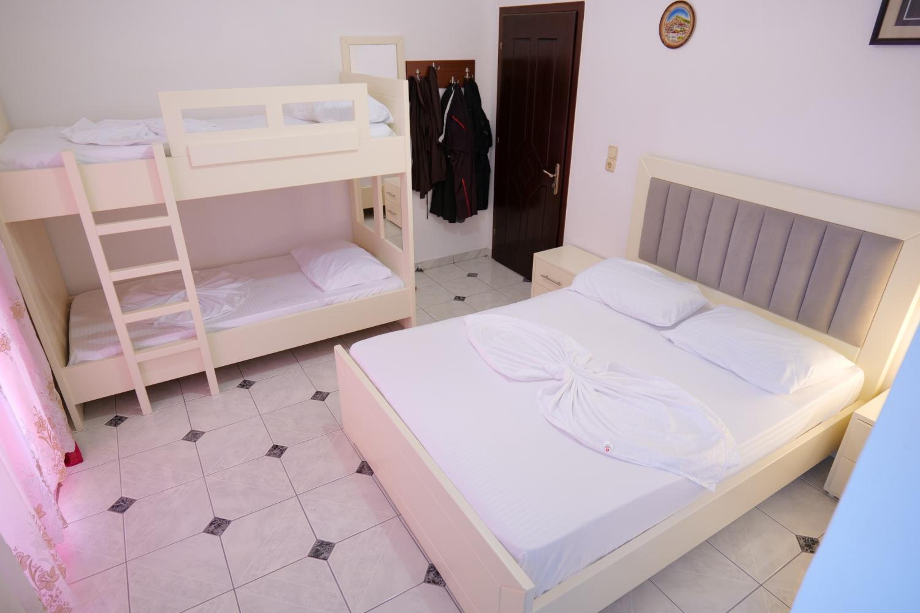 Vila Xhafa