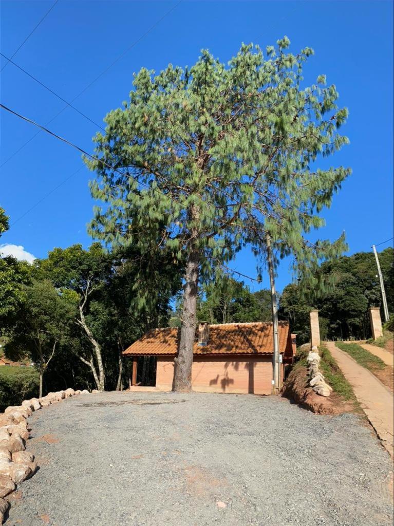 Chales Bela Serra