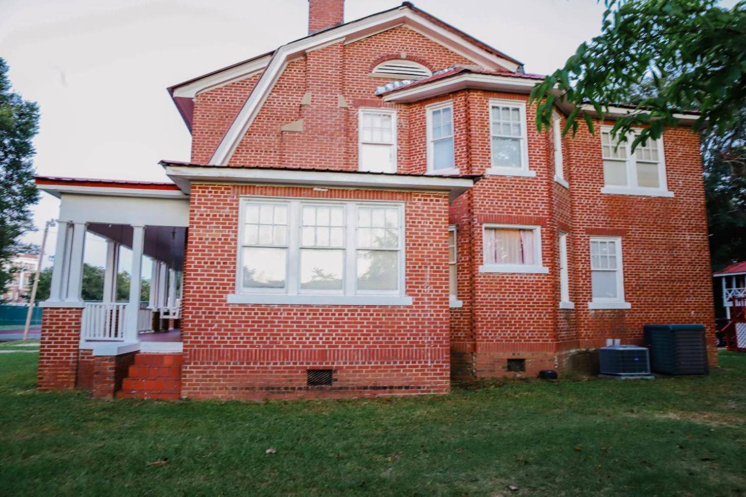 Photo 8