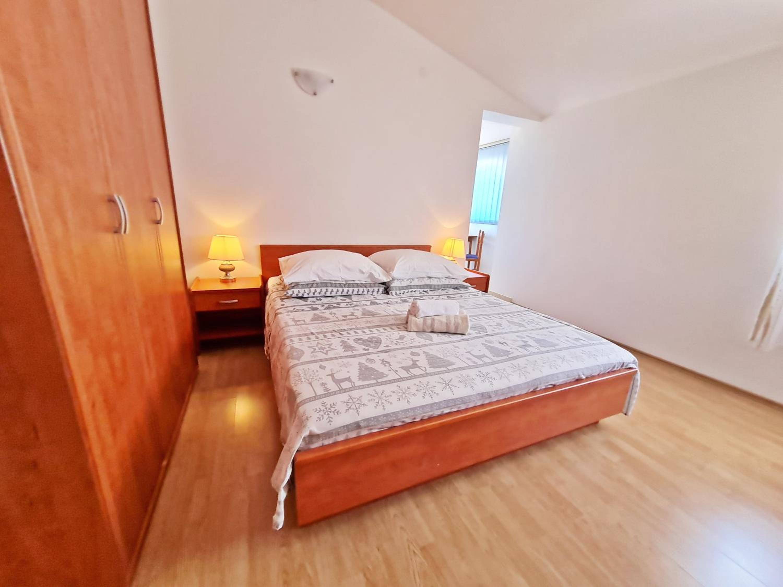 Rooms and Apartments Porat