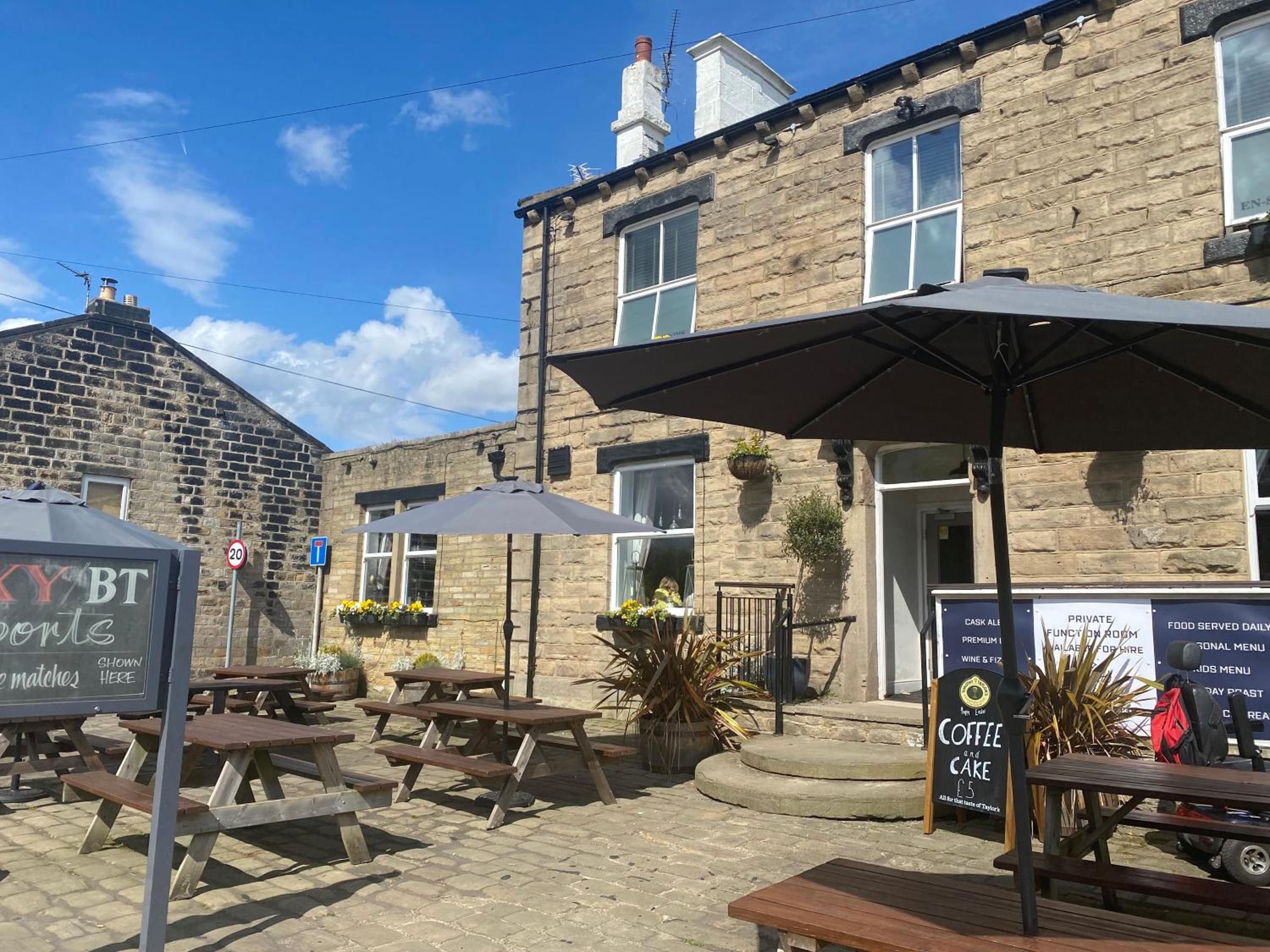 The White Swan, Yeadon