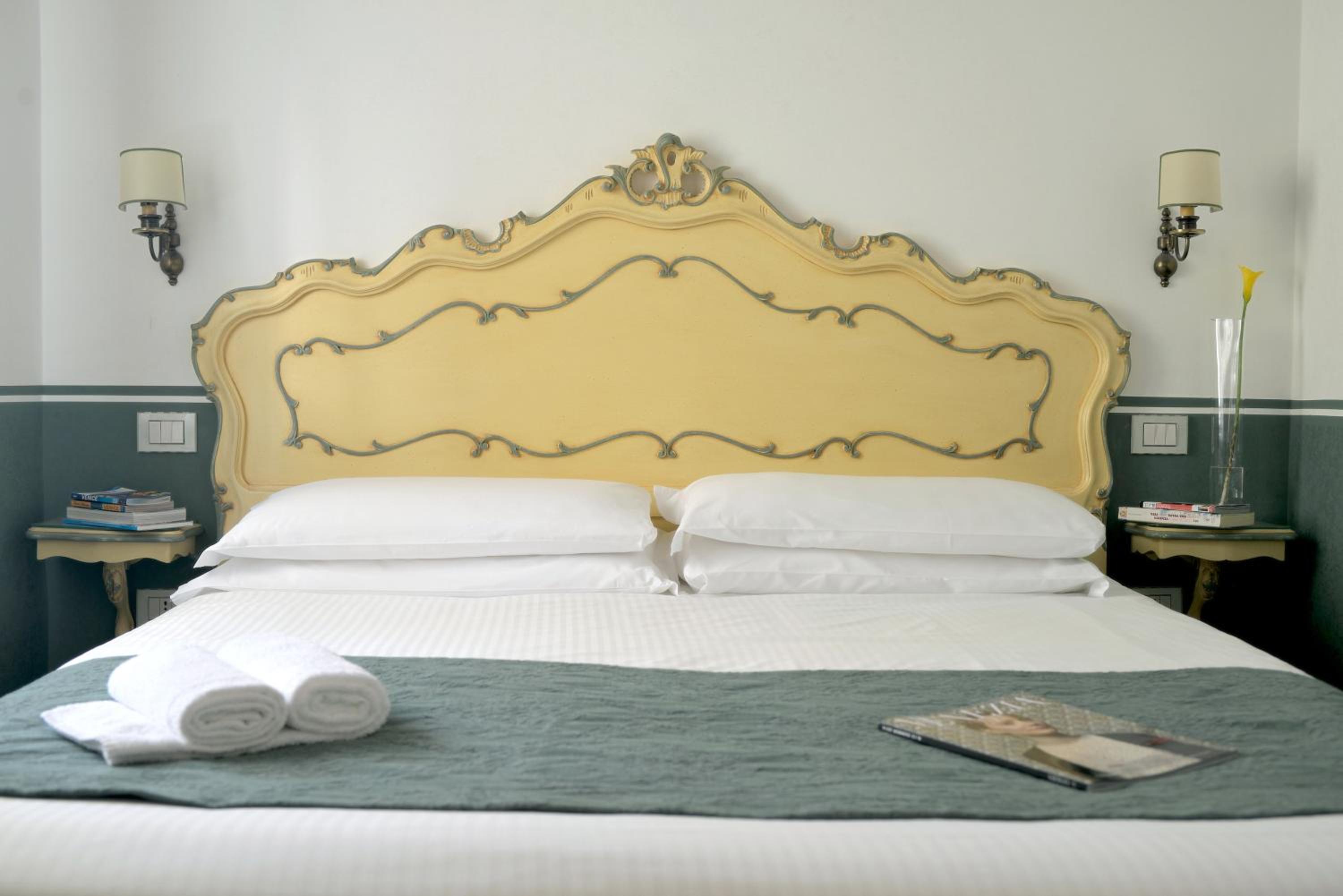 Ca' San Trovaso - 6 Rooms