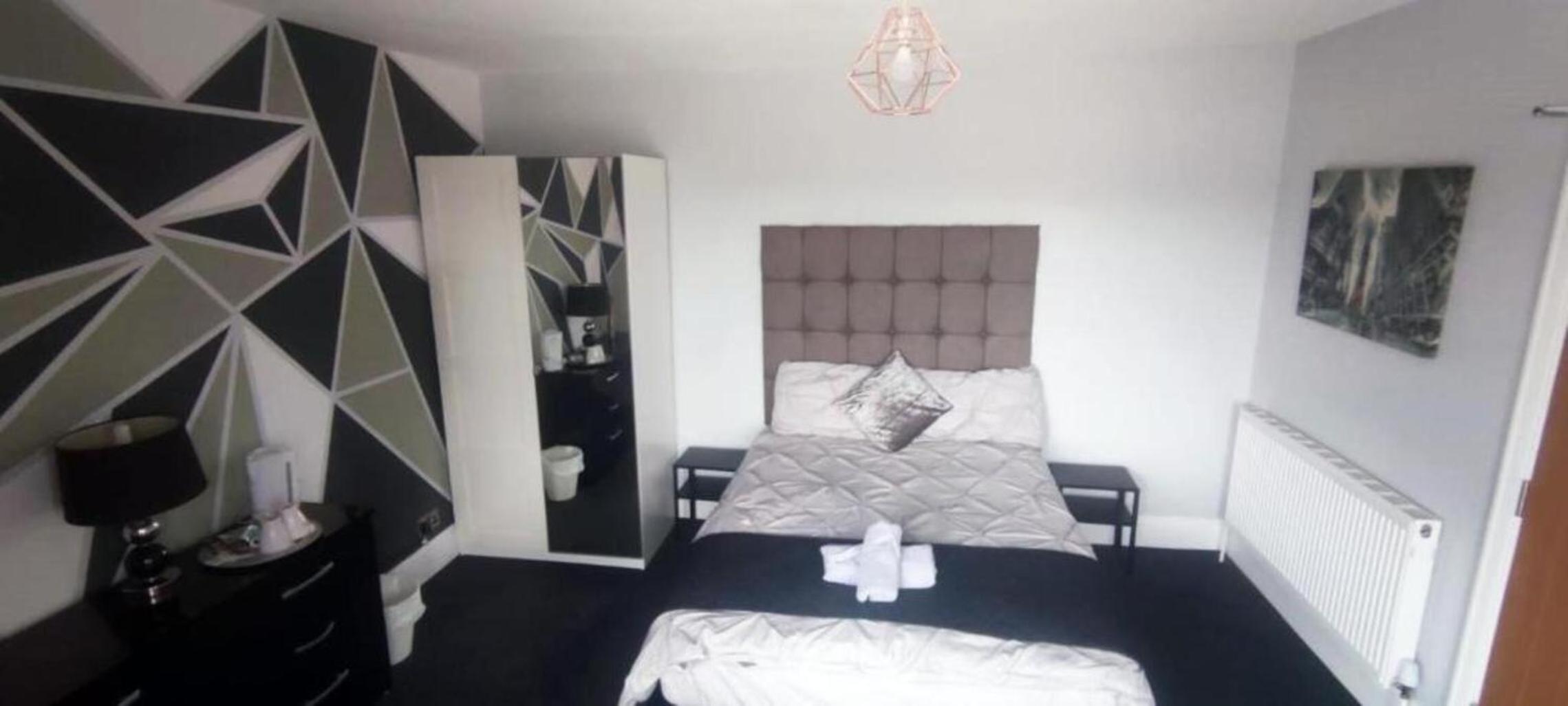 Old Trafford Guest House