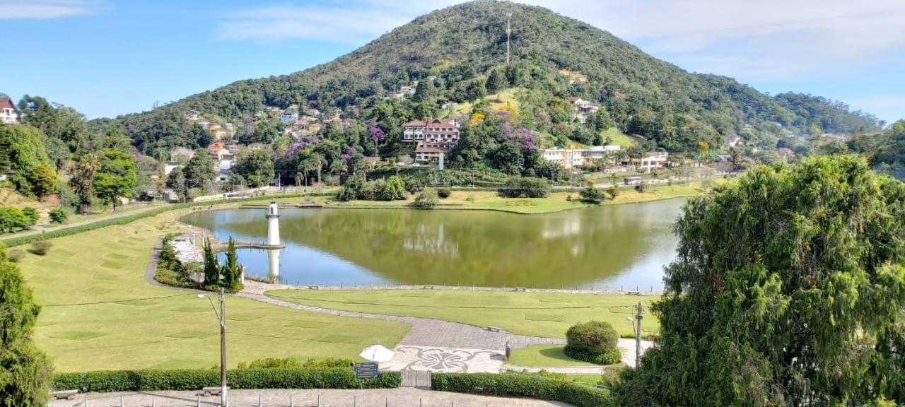 Palácio Quitandinha Espetacular Apartamento com Vista para o Lago