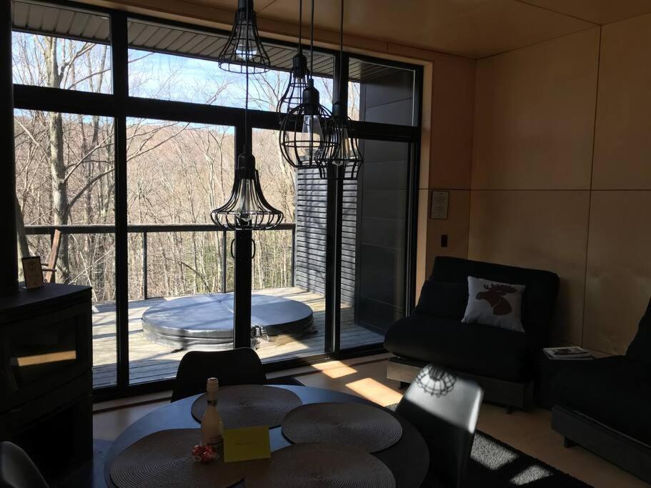 Cabin Sutton 252 - En harmonie avec la nature! view 5