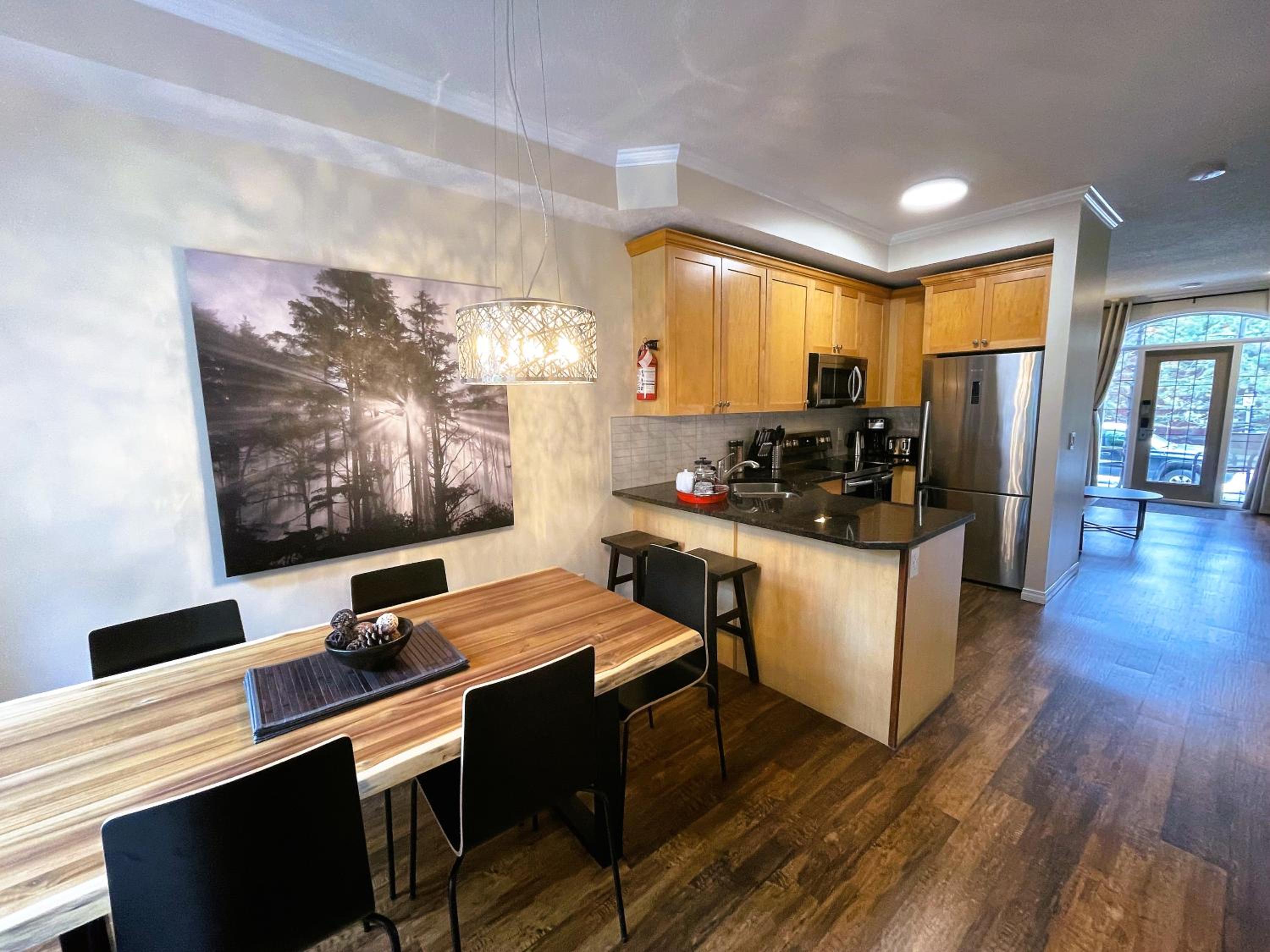 Renovated Chalet at Mystic Springs, Pool, Hot Tub! view 3