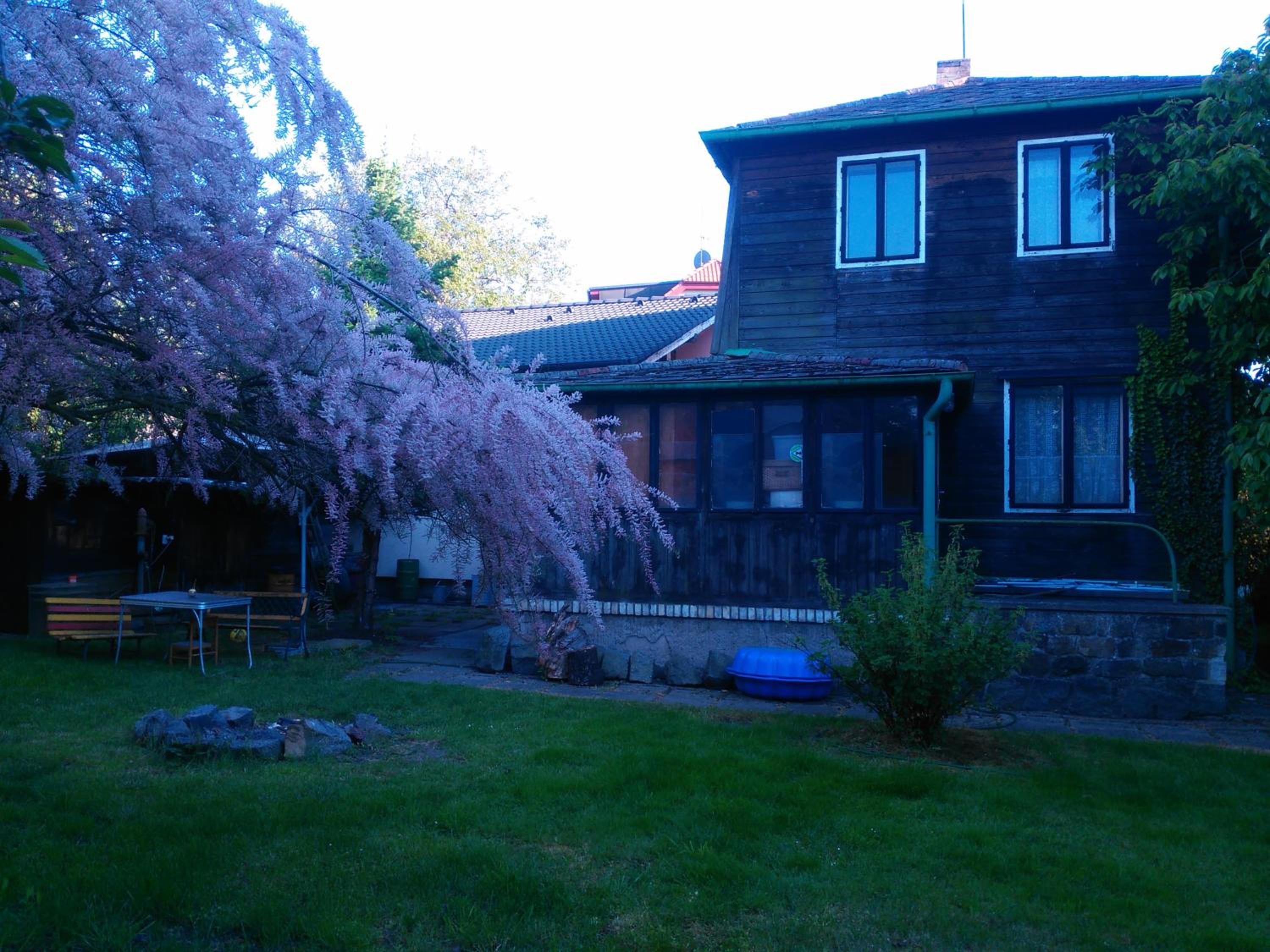 Old Summer House with renovated bathroom
