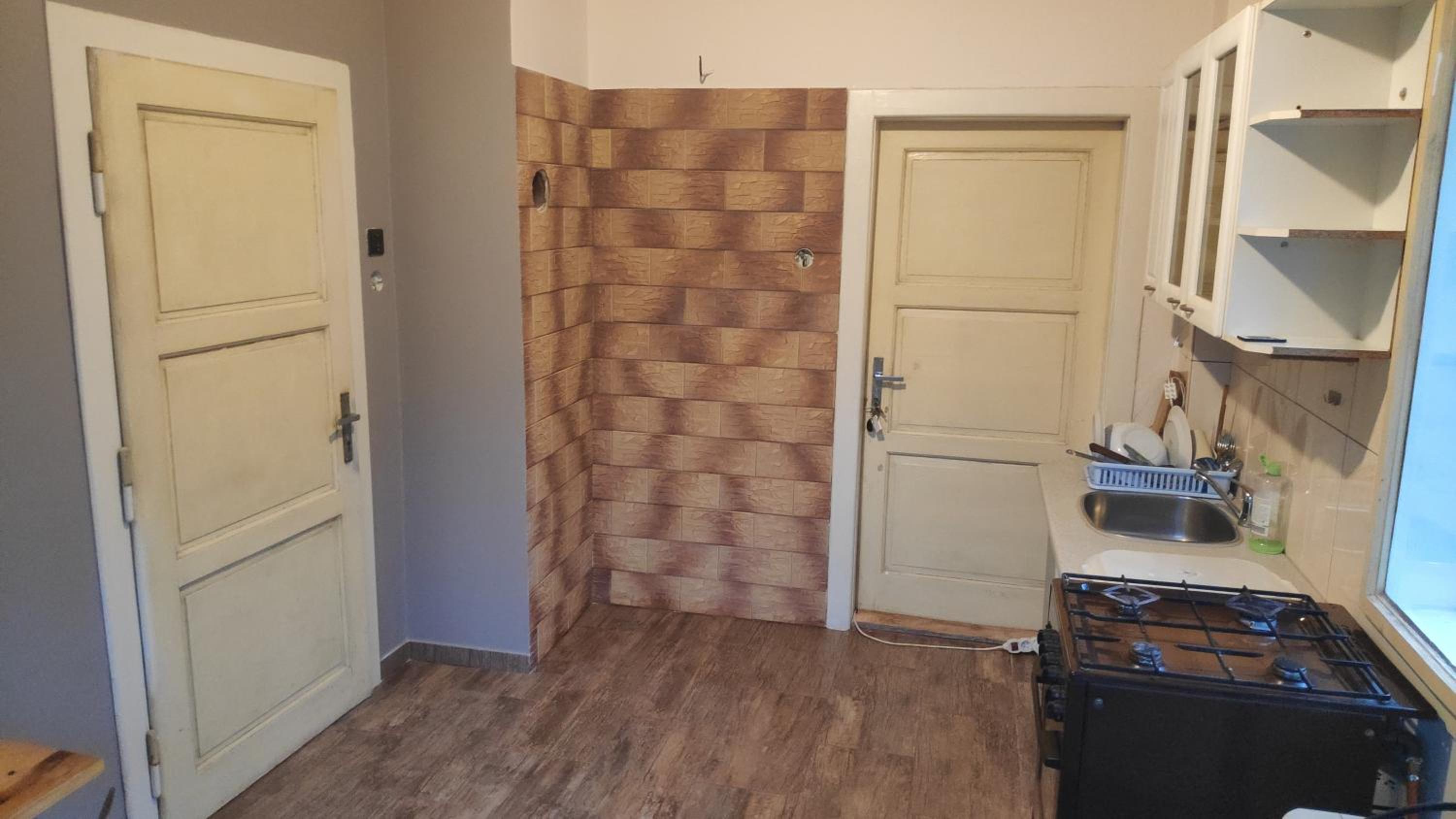 Old Summer House with renovated bathroom