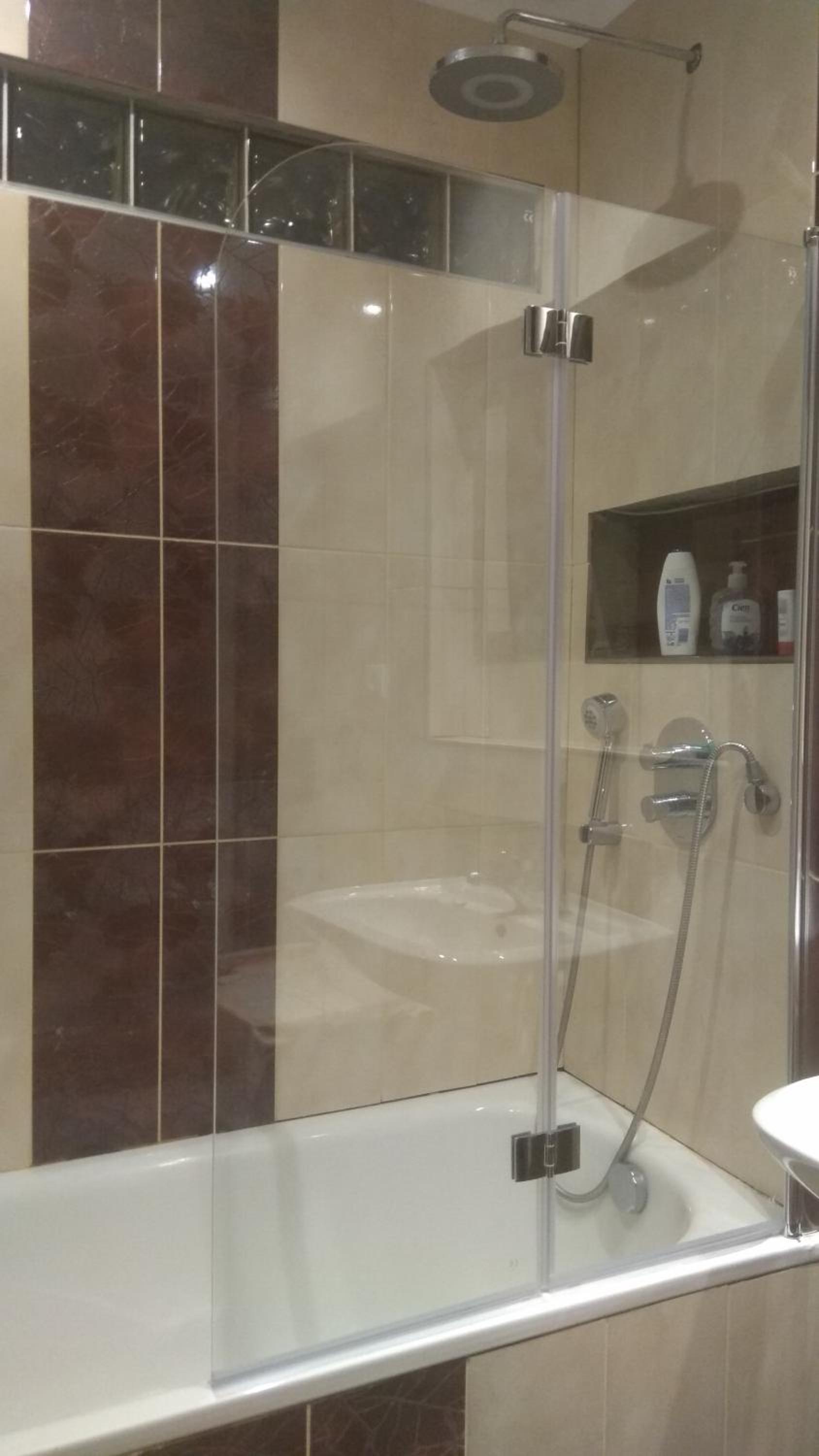 Old Summer House with renovated bathroom