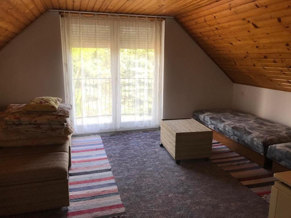 Nagy családok,baráti társaságok ideális üdülője. view 4