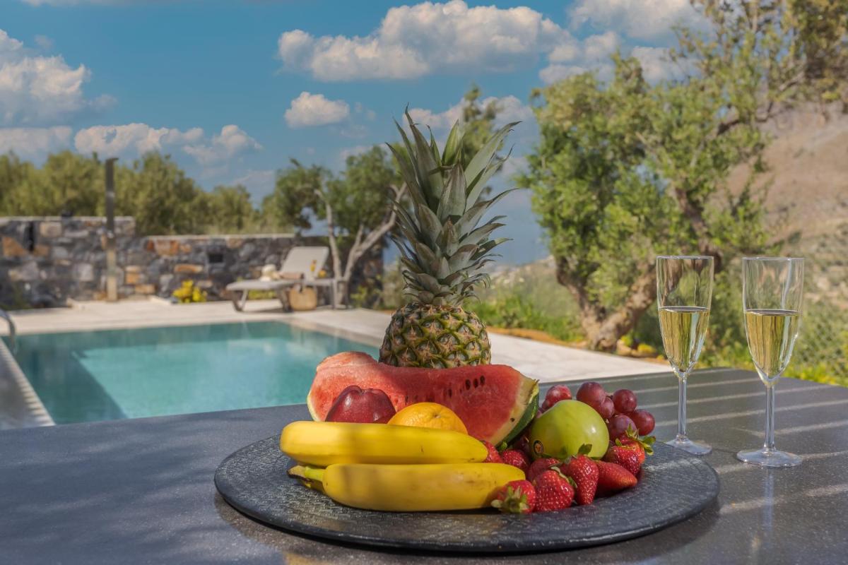 Hotel Villa Aggeliki with Private Swimming Pool - Image 1