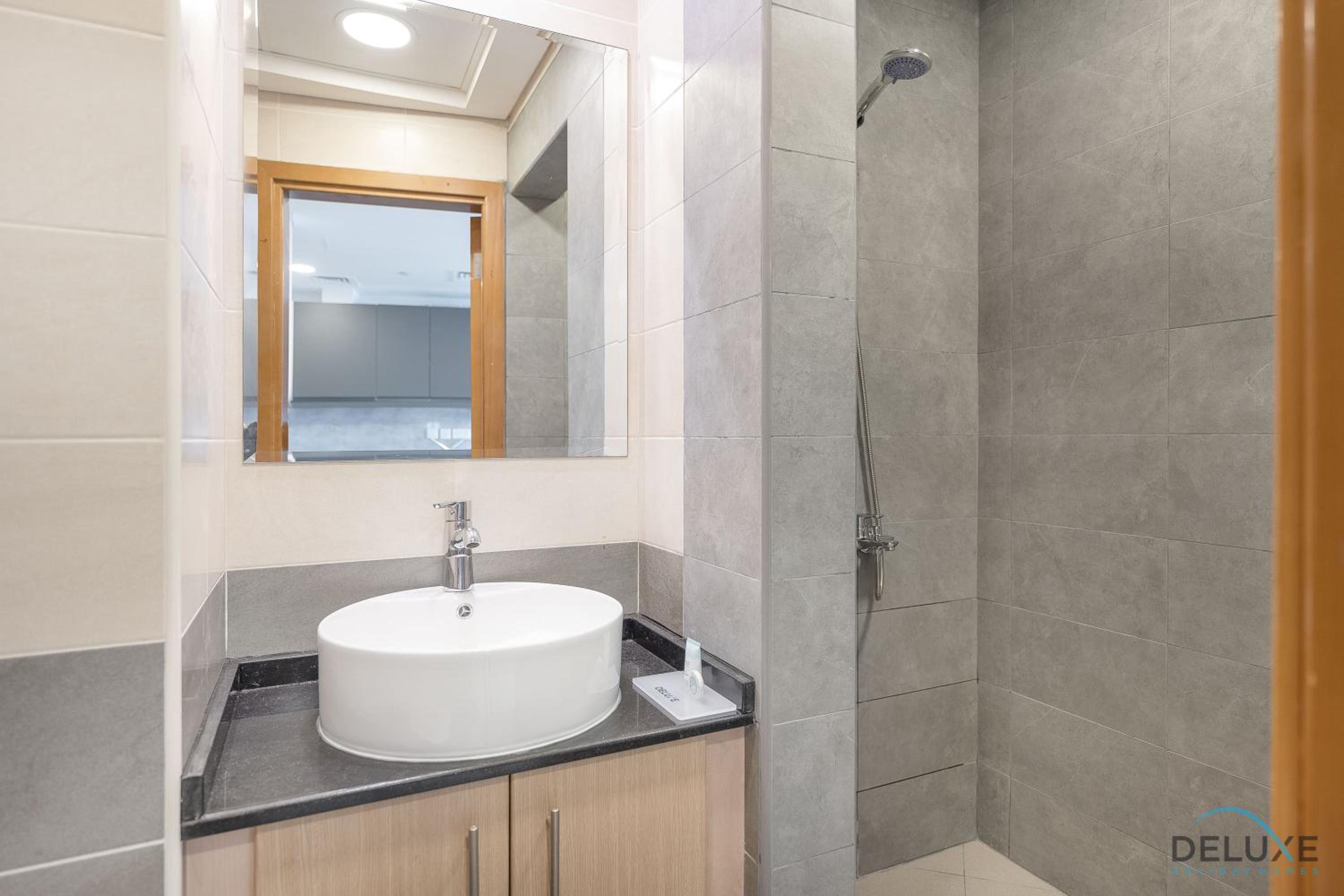 Scenic 1BR at Ocean Heights Dubai Marina by Deluxe Holiday Homes
