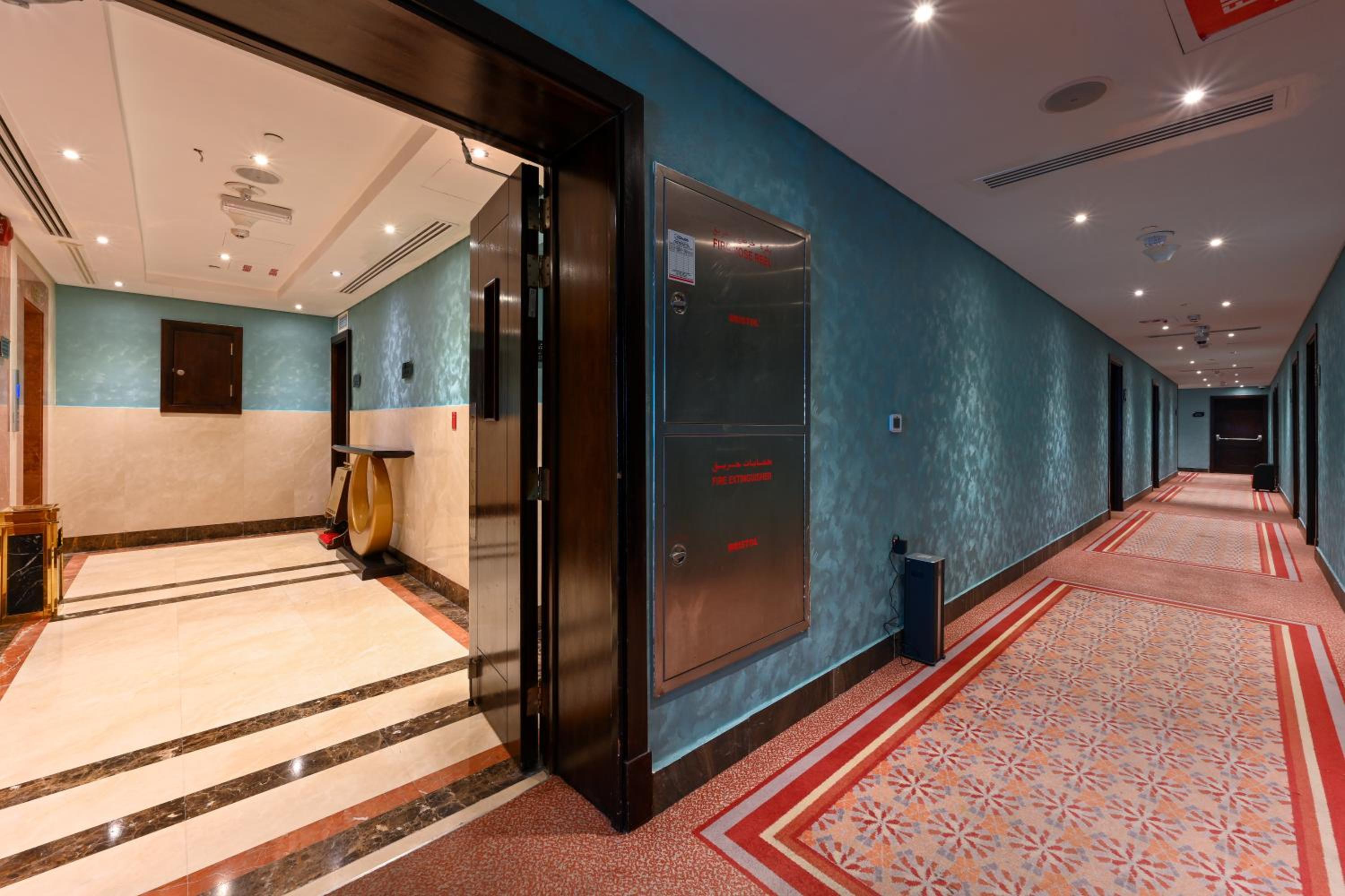 Al Mansour Suites Hotel