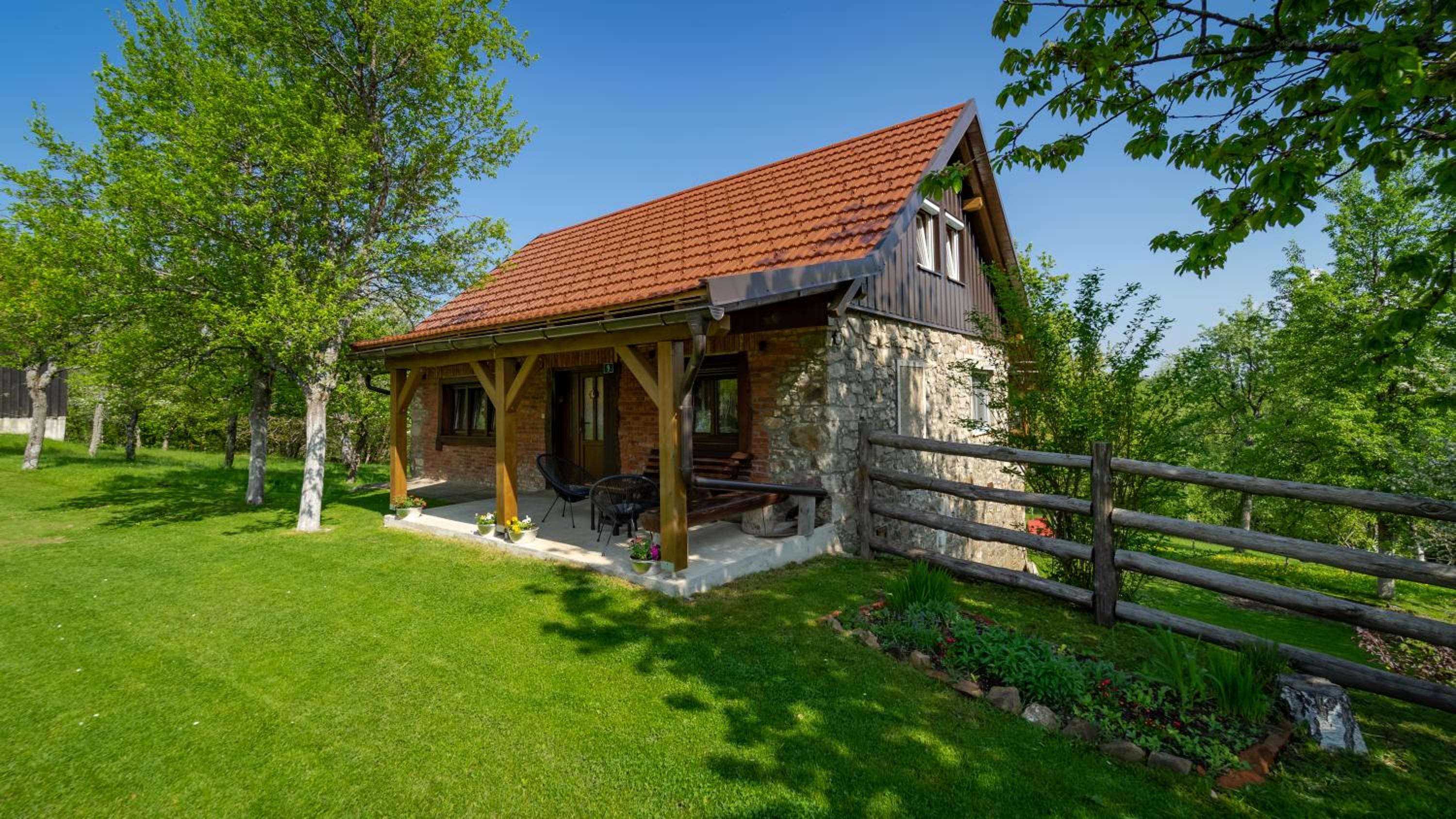 Holiday Home "Sleme" with jacuzzi, big garden and arbor with fireplace view 3