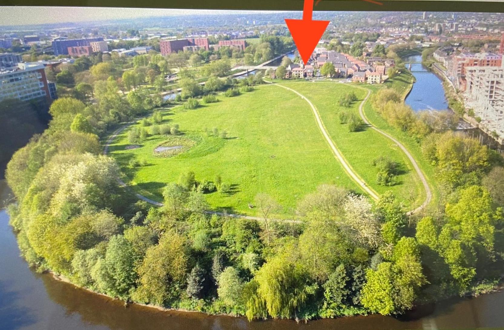 Stunning Riverside 3-Bed Home by 53 Degrees Property in Manchester with Garden & FREE Parking! view 4