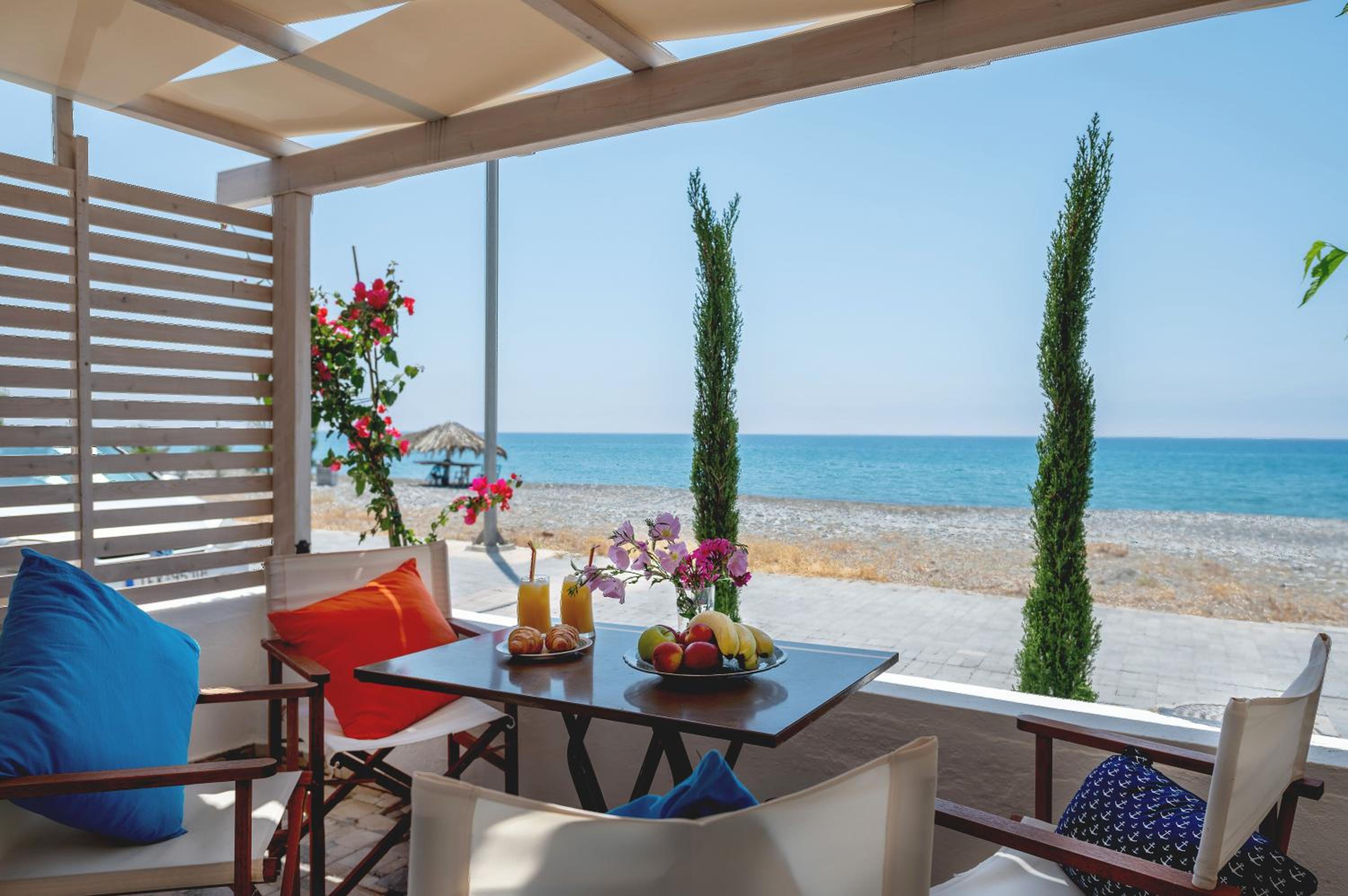 Hatzidakis Beach Retreat photo 3