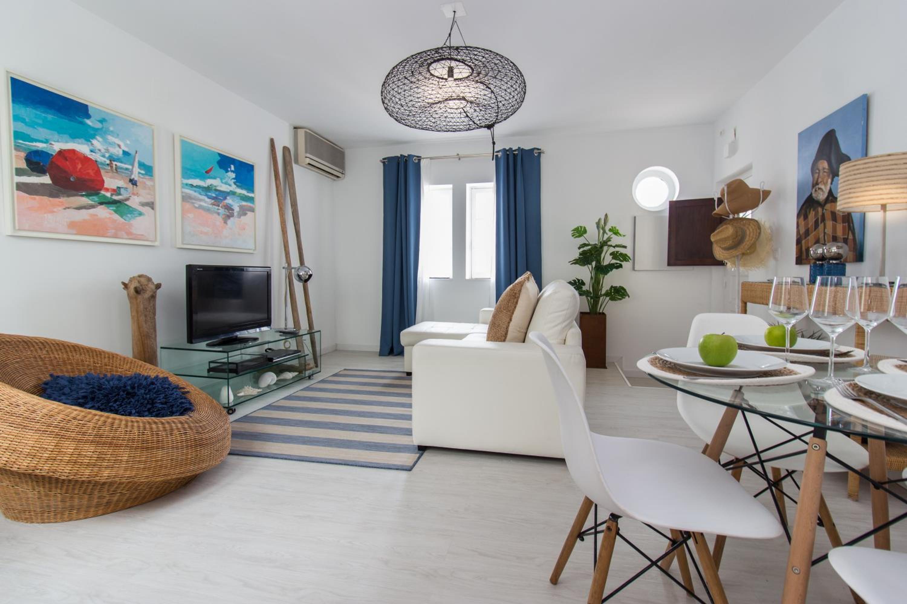 Beach and Mountain Apartment Lisboa / Sesimbra view 4
