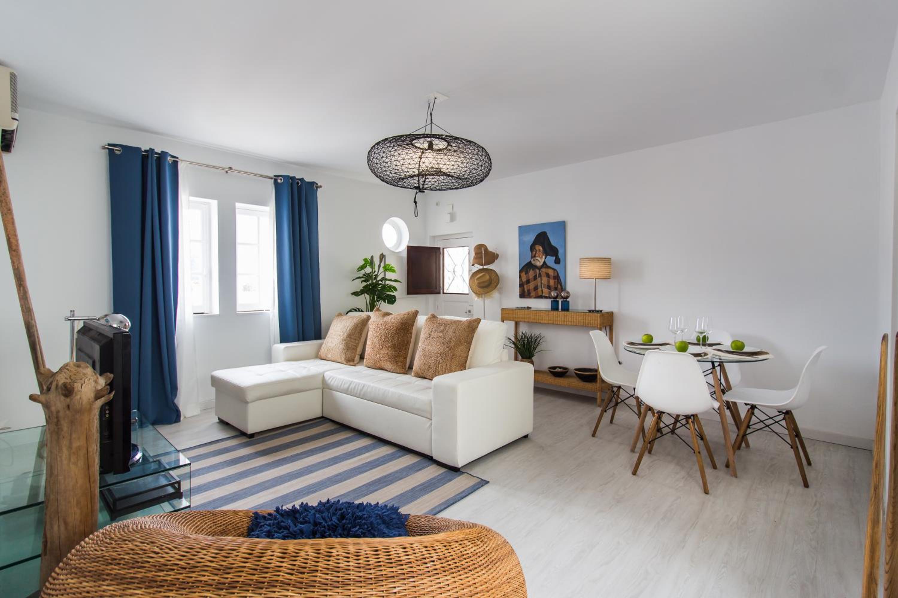 Beach and Mountain Apartment Lisboa / Sesimbra view 2