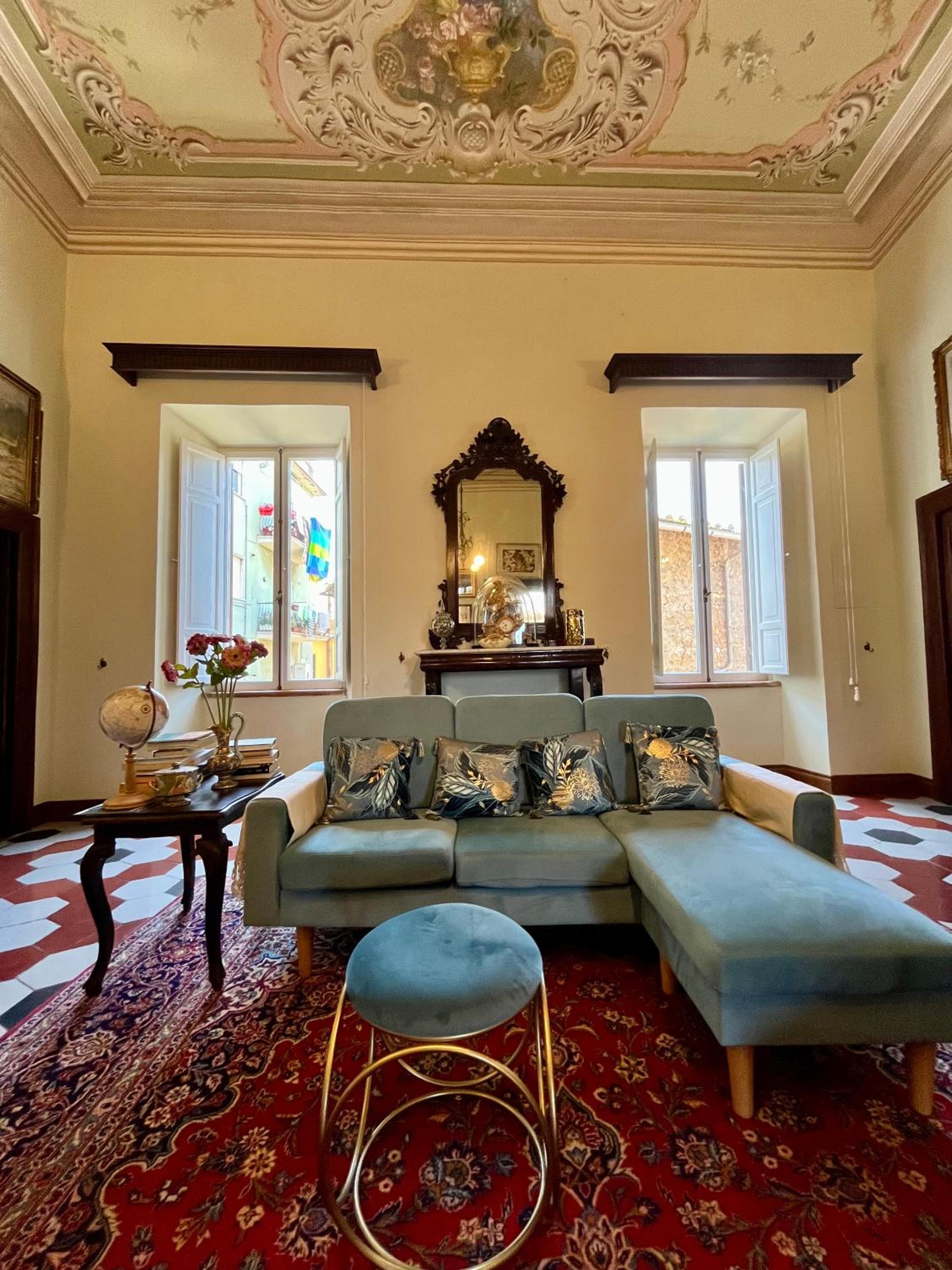 lounge
