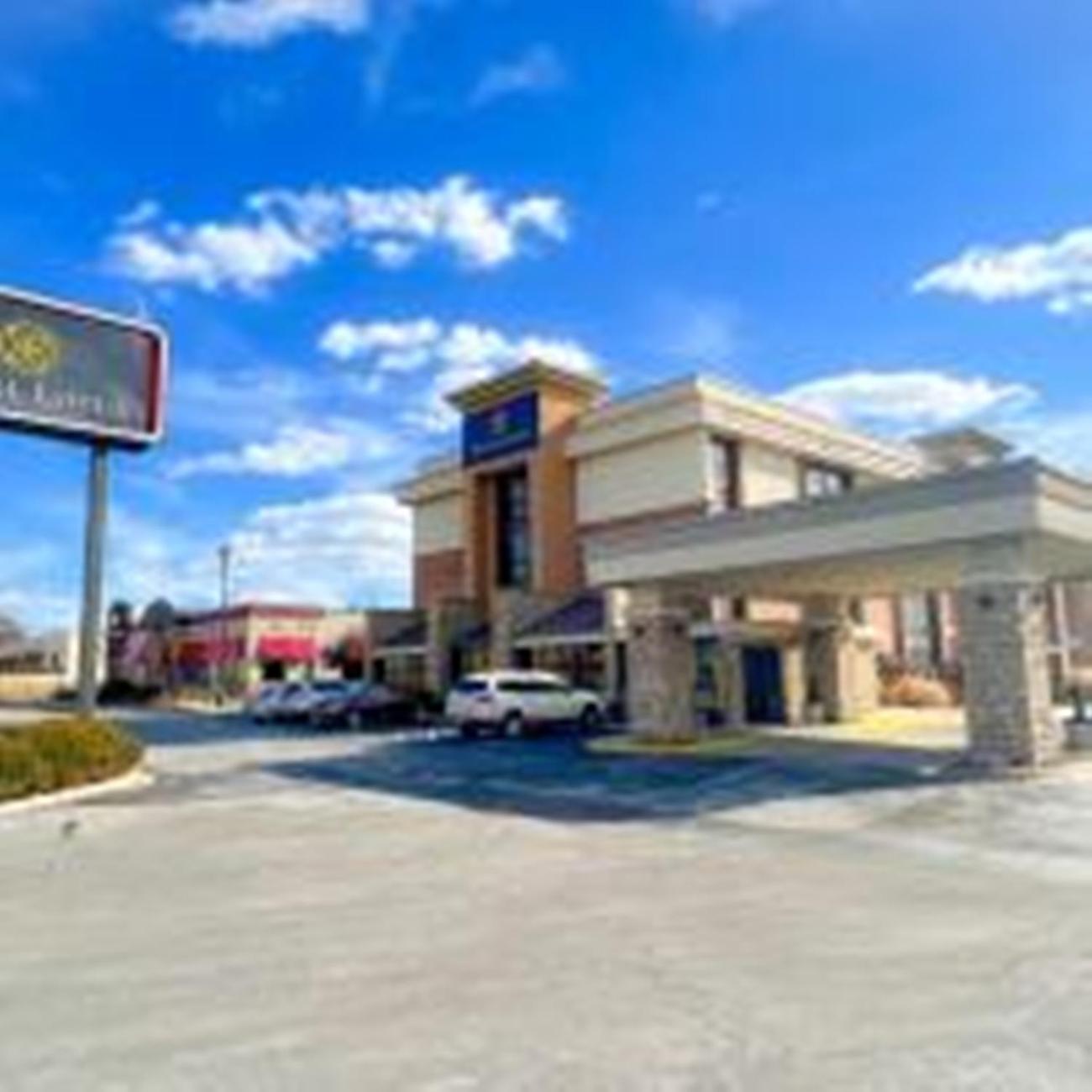 Hotel Lotus Kansas City Merriam - Property Image 2