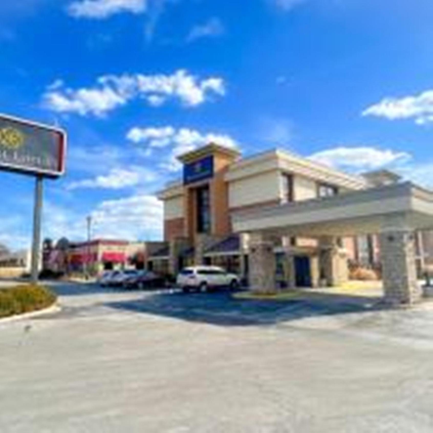 Hotel Lotus Kansas City Merriam - Property Image 3
