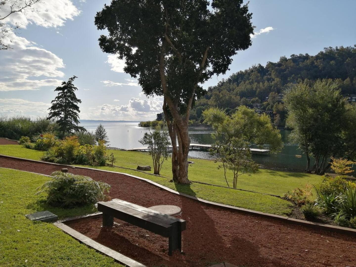 Exclusivo depto en Parque Pinares primera línea lago view 2