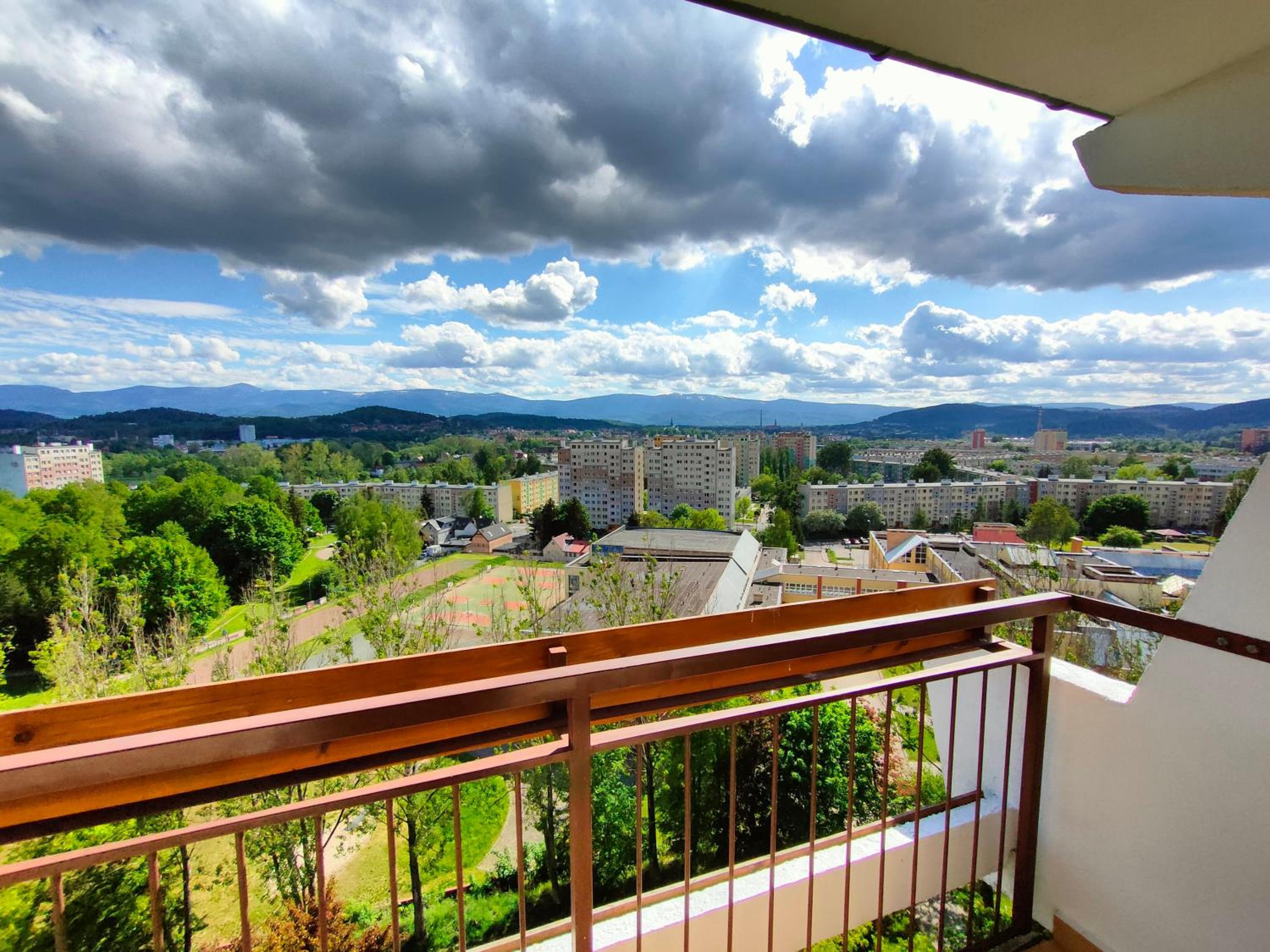 Apartament TOP FLOOR view 4