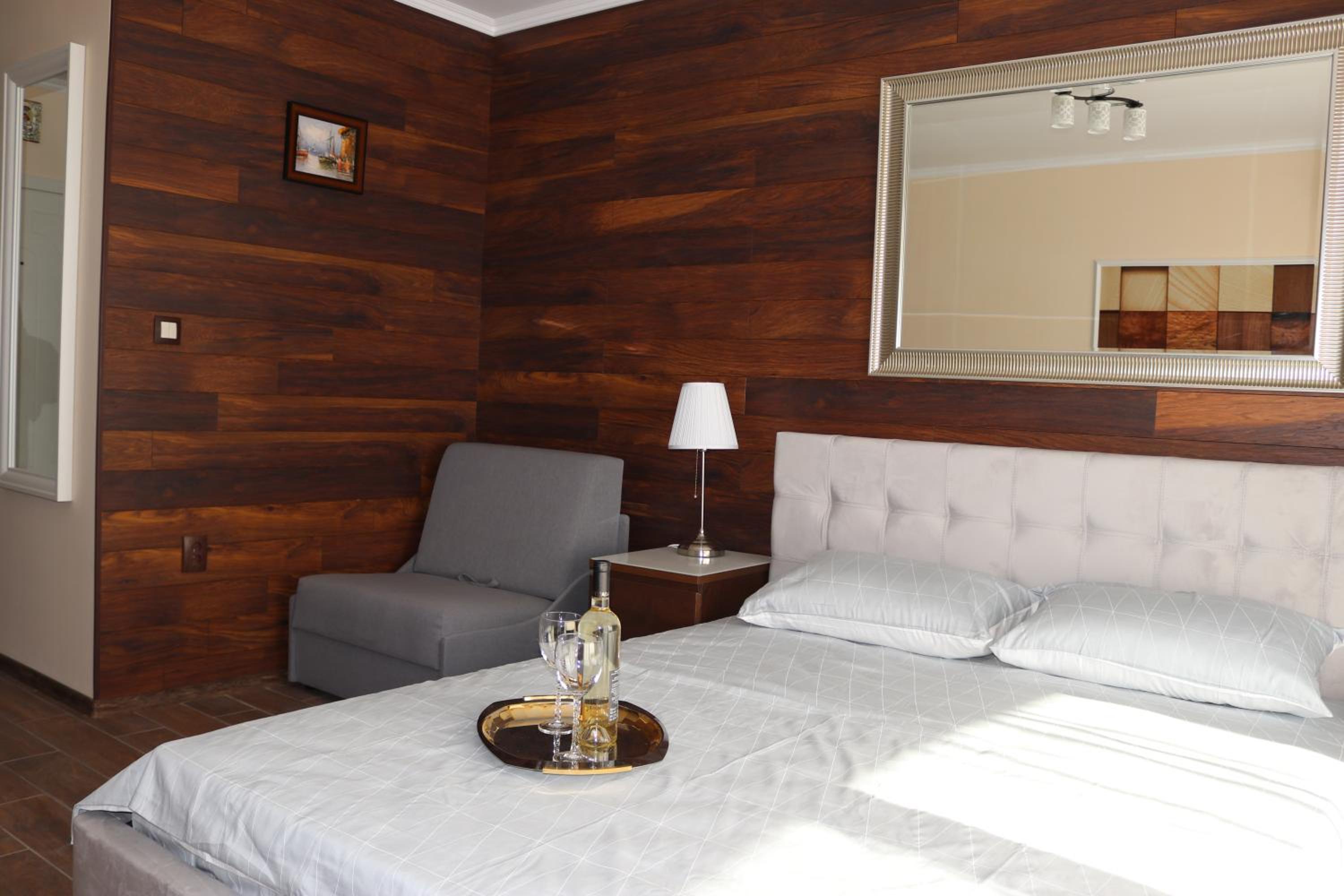 Valencia Gardens Luxury Studios